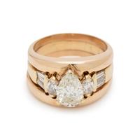 YELLOW GOLD AND DIAMOND RING