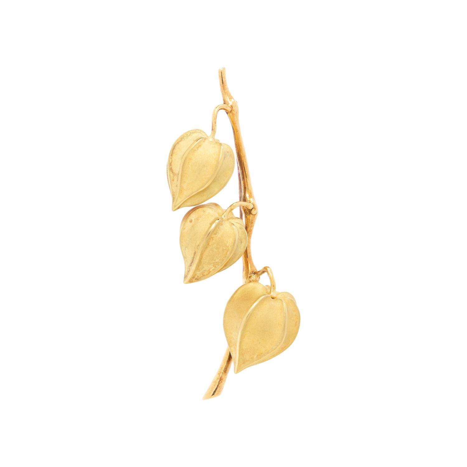 TIFFANY & CO., YELLOW GOLD BROOCH