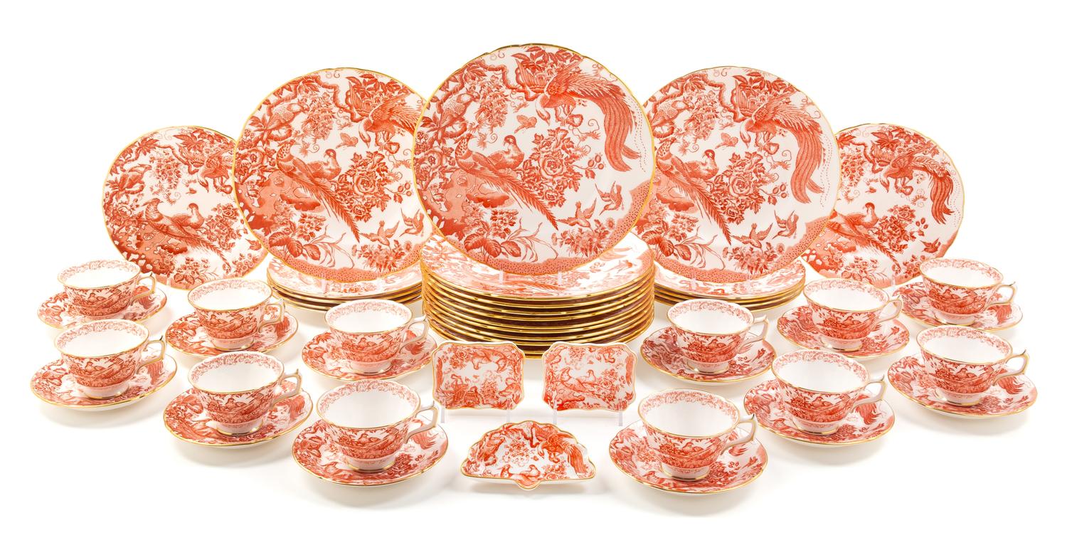 A Royal Crown Derby Porcelain Dinner Service Diameter of largest 10 1/2 inches. — 20TH CENTURY