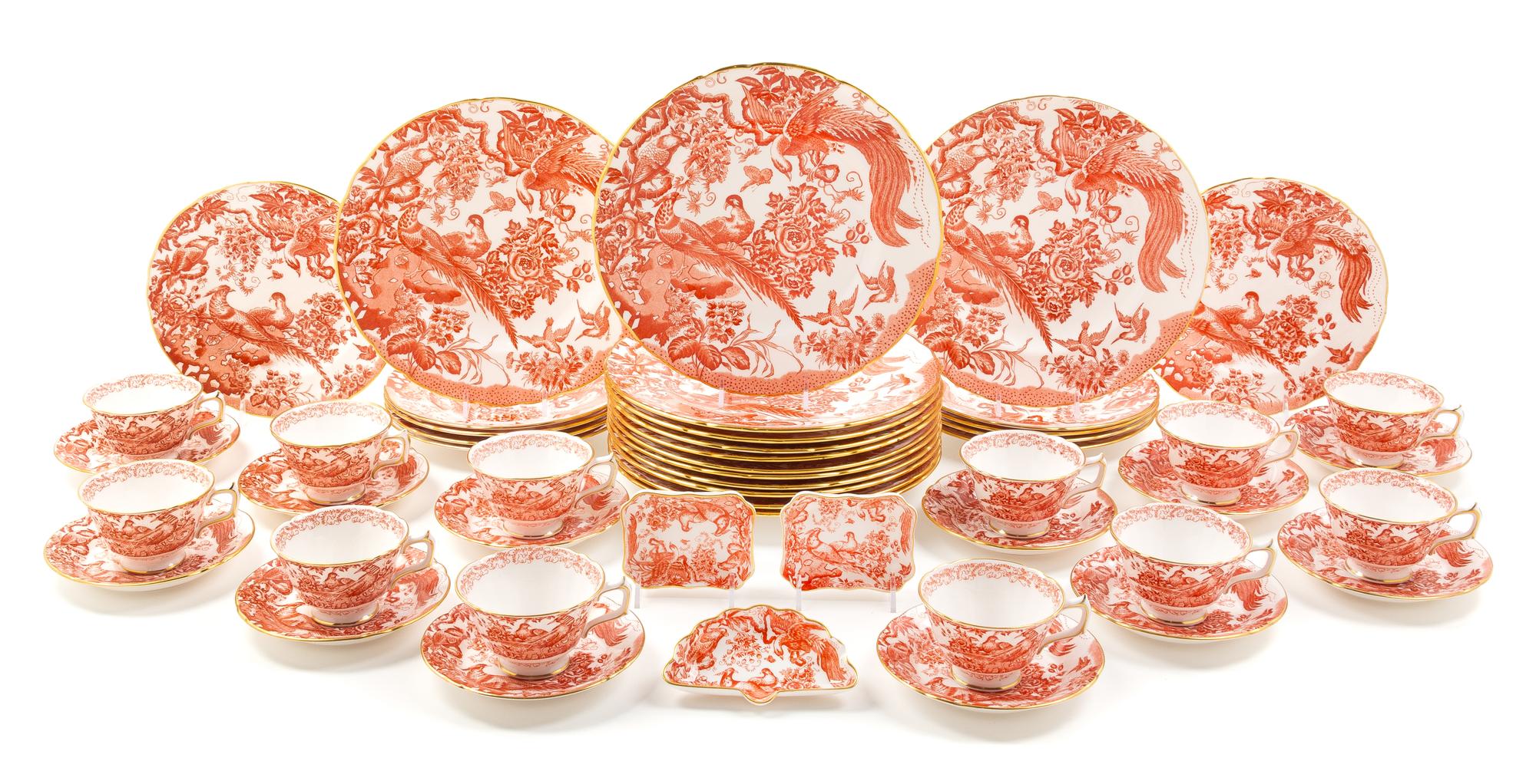 A Royal Crown Derby Porcelain Dinner Service Diameter of largest 10 1/2 inches. — 20TH CENTURY
