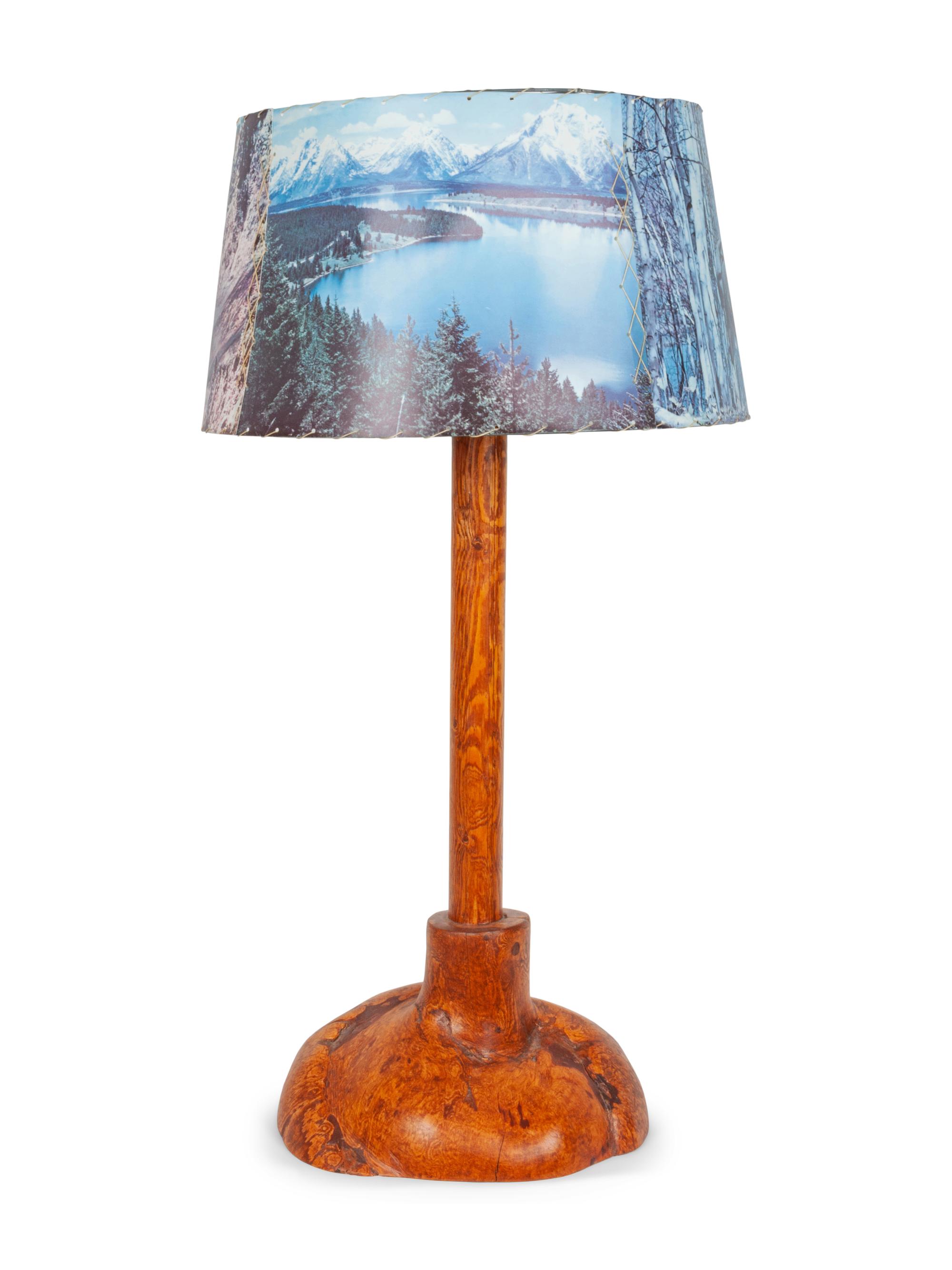 Western Style Burlwood Table Lamp
