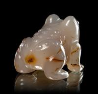 Two Carved Agate 'Frog' Snuff Bottles