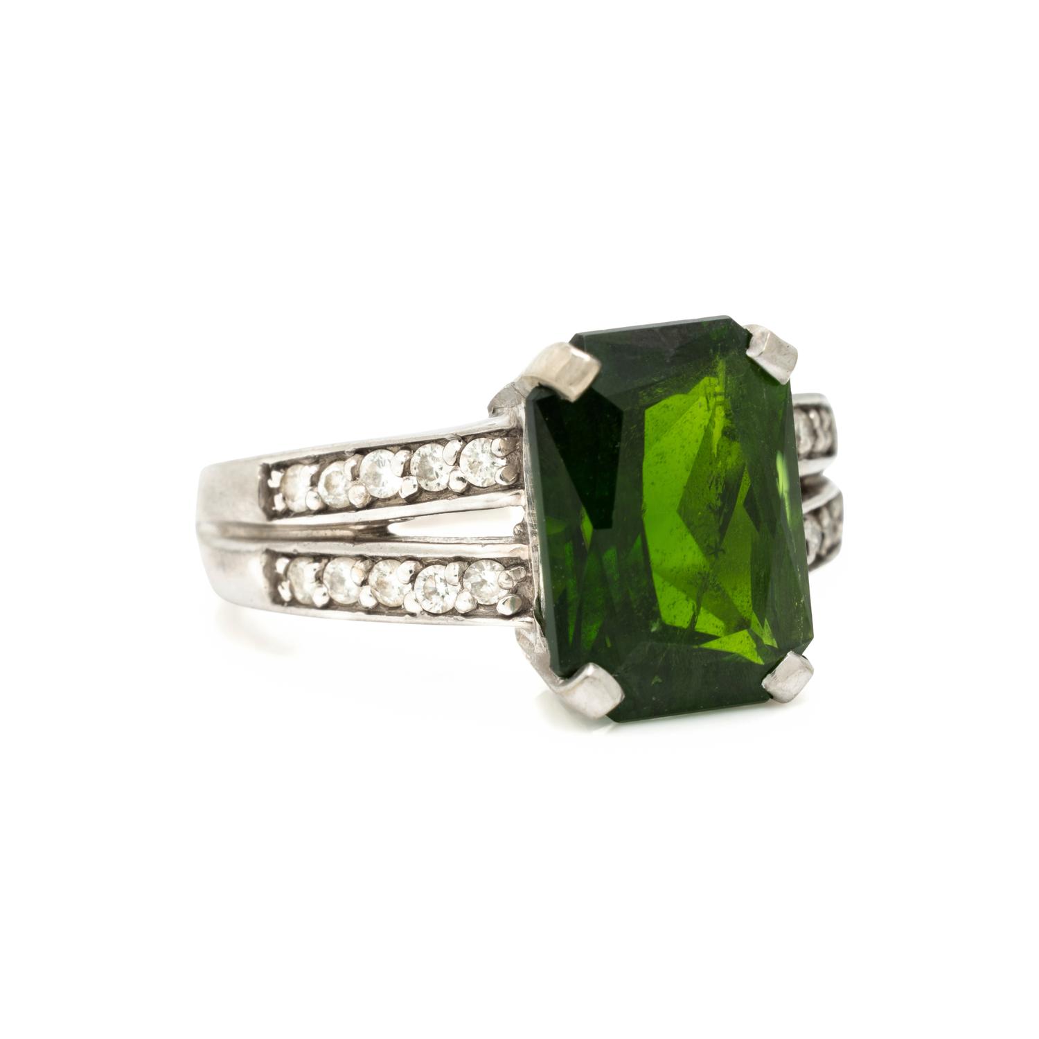 Chrome Diopside, Diamond, and White Gold Ring
