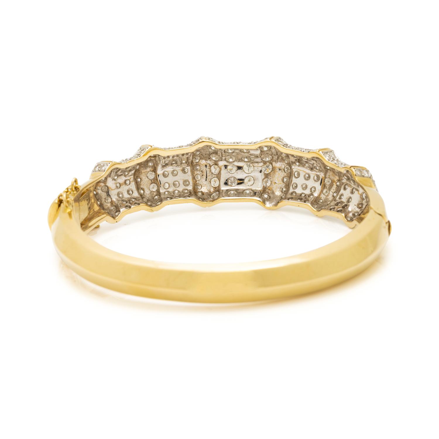 BICOLOR GOLD AND DIAMOND BANGLE BRACELET