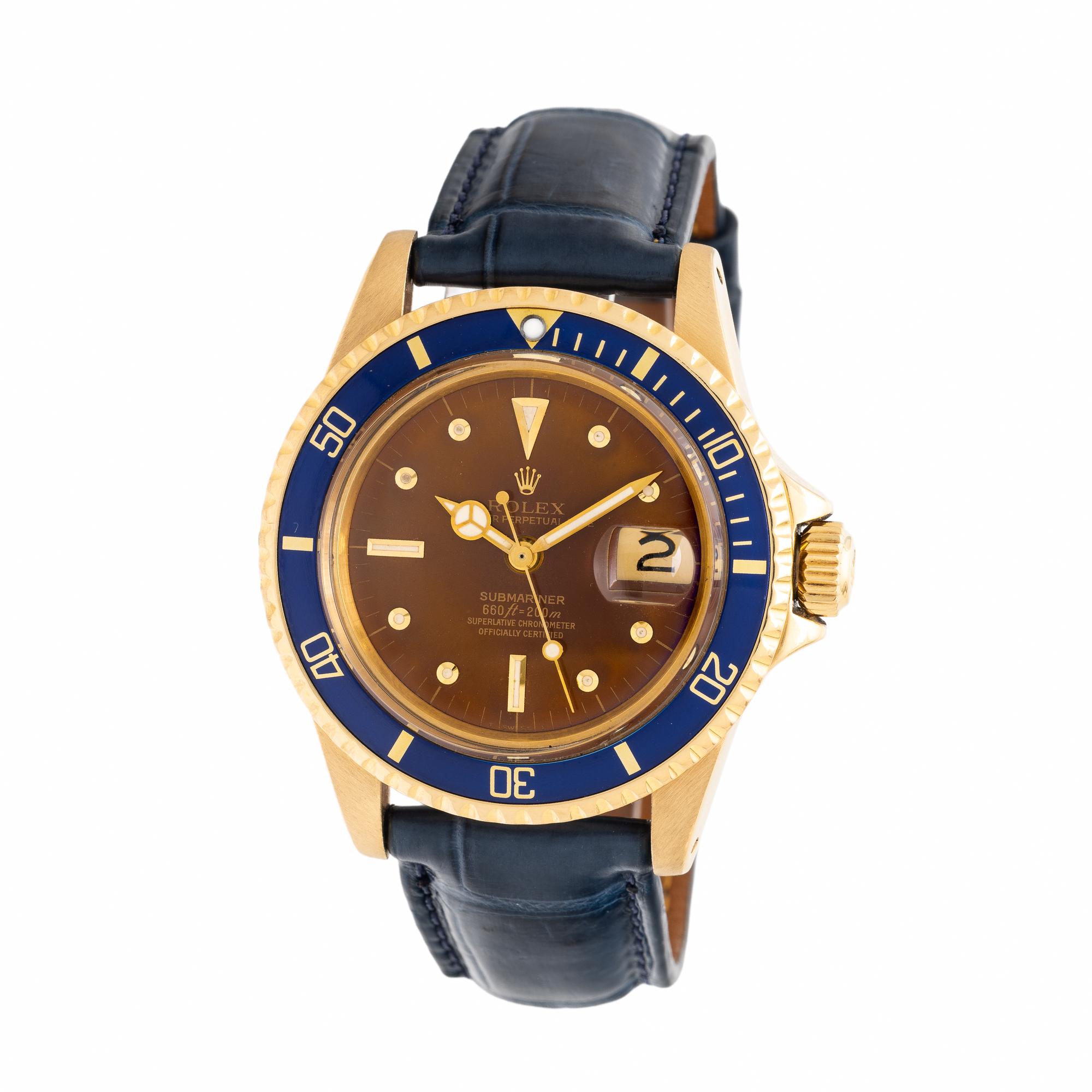 Rolex, Ref. 1680/8, 18K Yellow Gold 'Submariner' Watch with charismatic 'Tropical' Dial