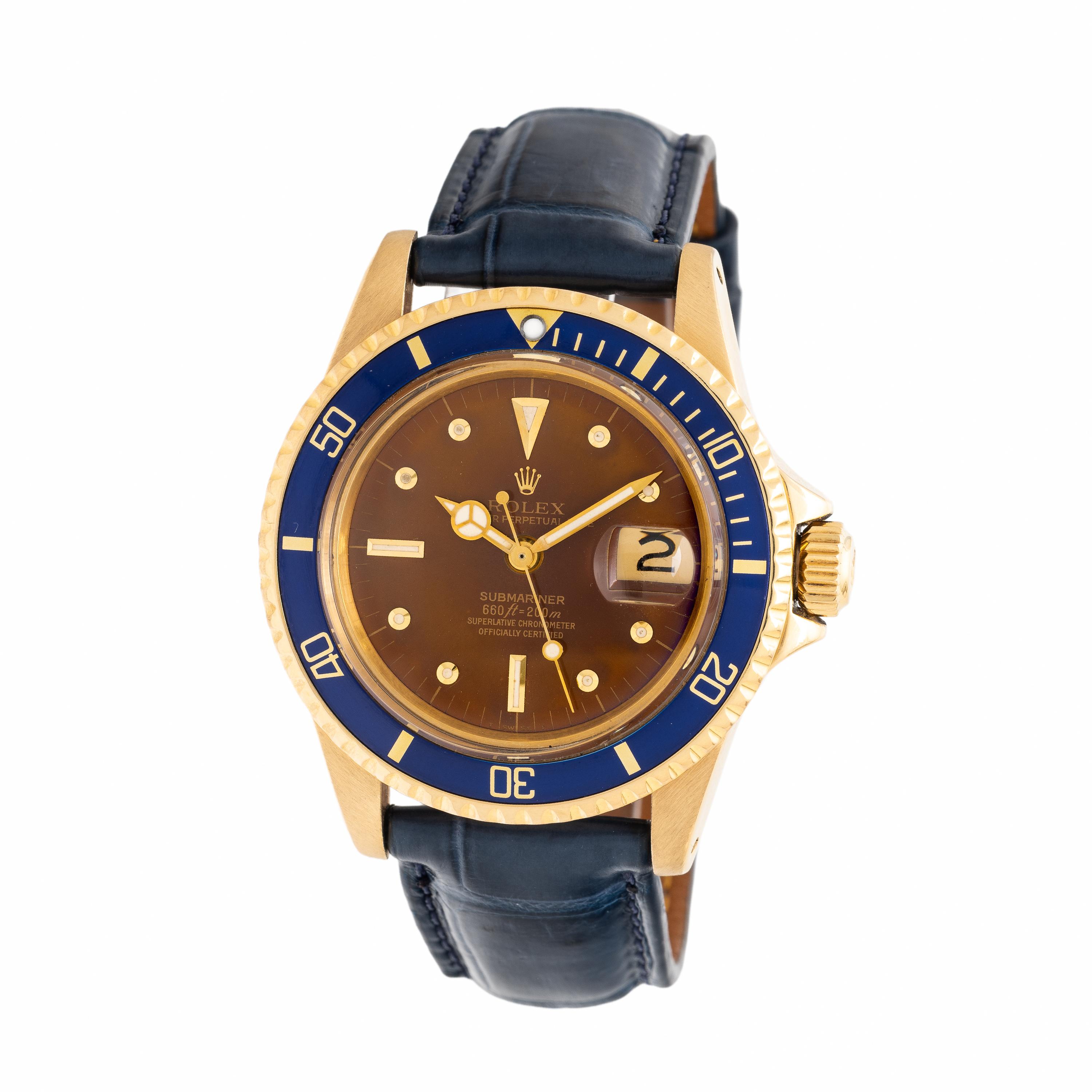Rolex, Ref. 1680/8, 18K Yellow Gold 'Submariner' Watch with charismatic 'Tropical' Dial
