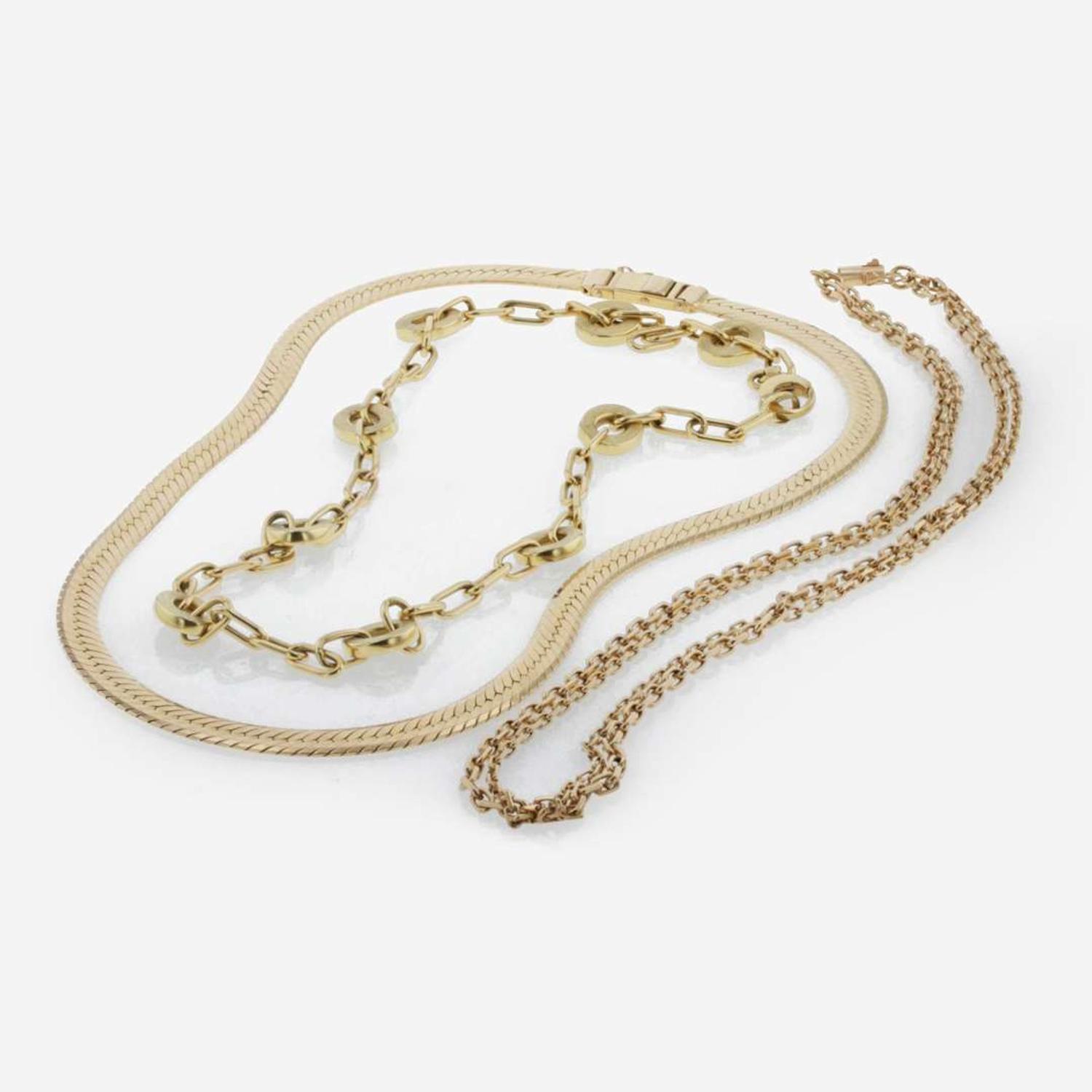 A Collection of Yellow Gold Chains
