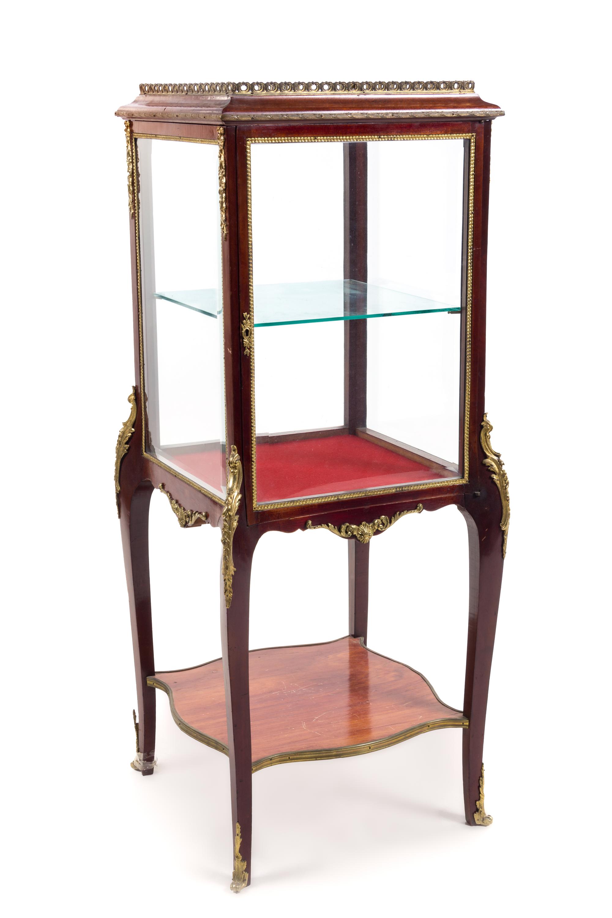 A Louis XV Style Gilt Bronze Mounted Vitrine Height 50 1/4 inches. — FIRST HALF 20TH CENTURY