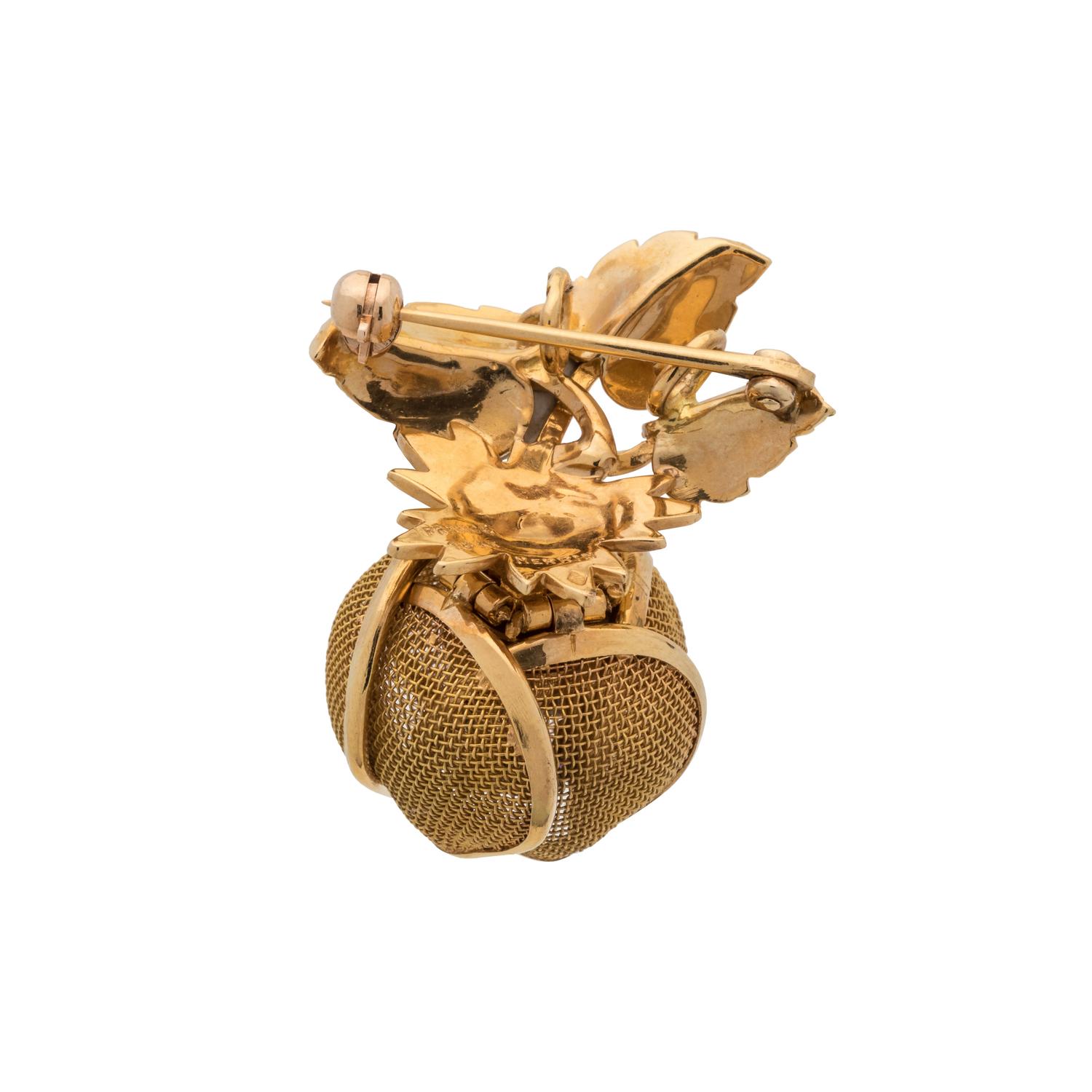 FRENCH, YELLOW GOLD AND DIAMOND ARTICULATED FLOWER PENDANT/BROOCH