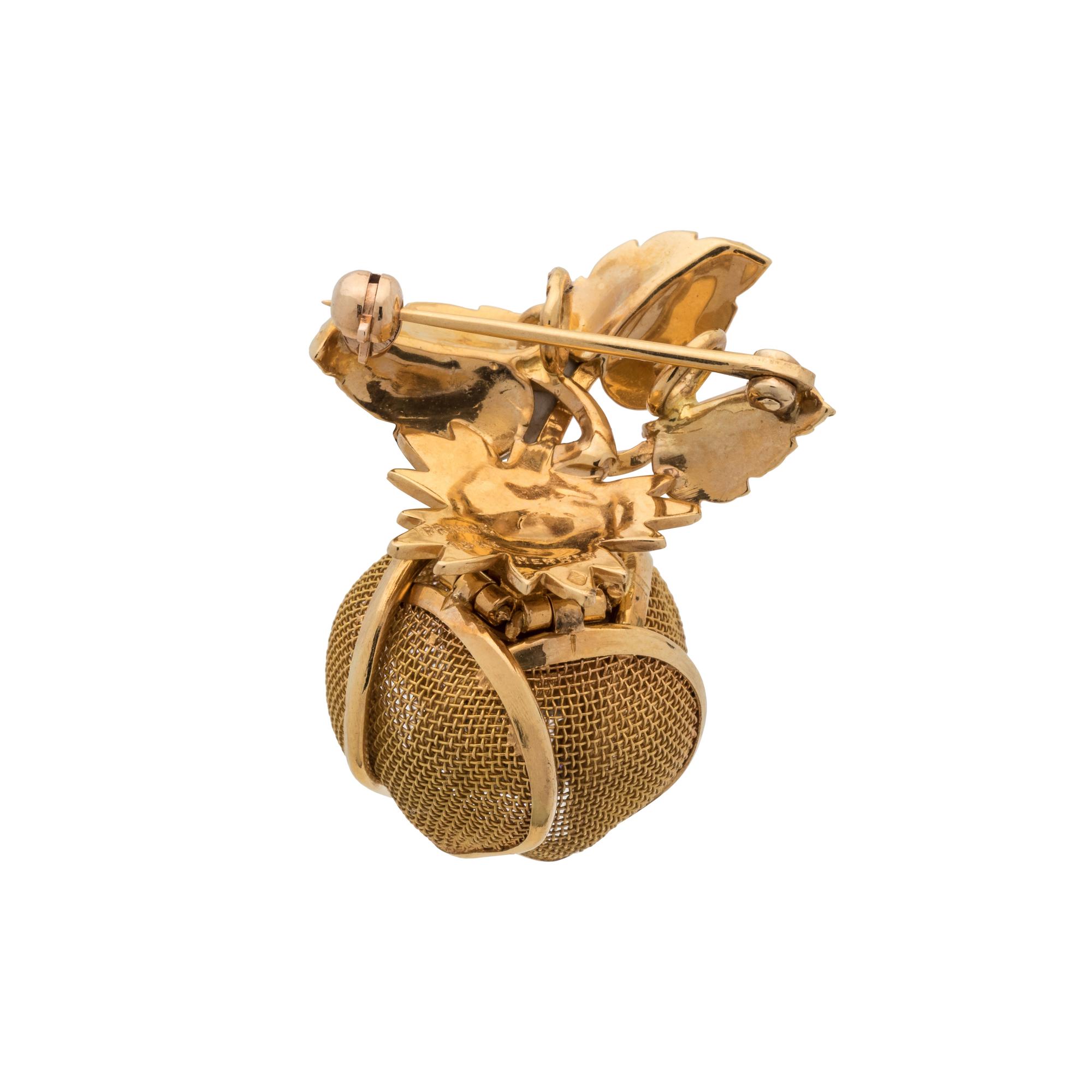 FRENCH, YELLOW GOLD AND DIAMOND ARTICULATED FLOWER PENDANT/BROOCH
