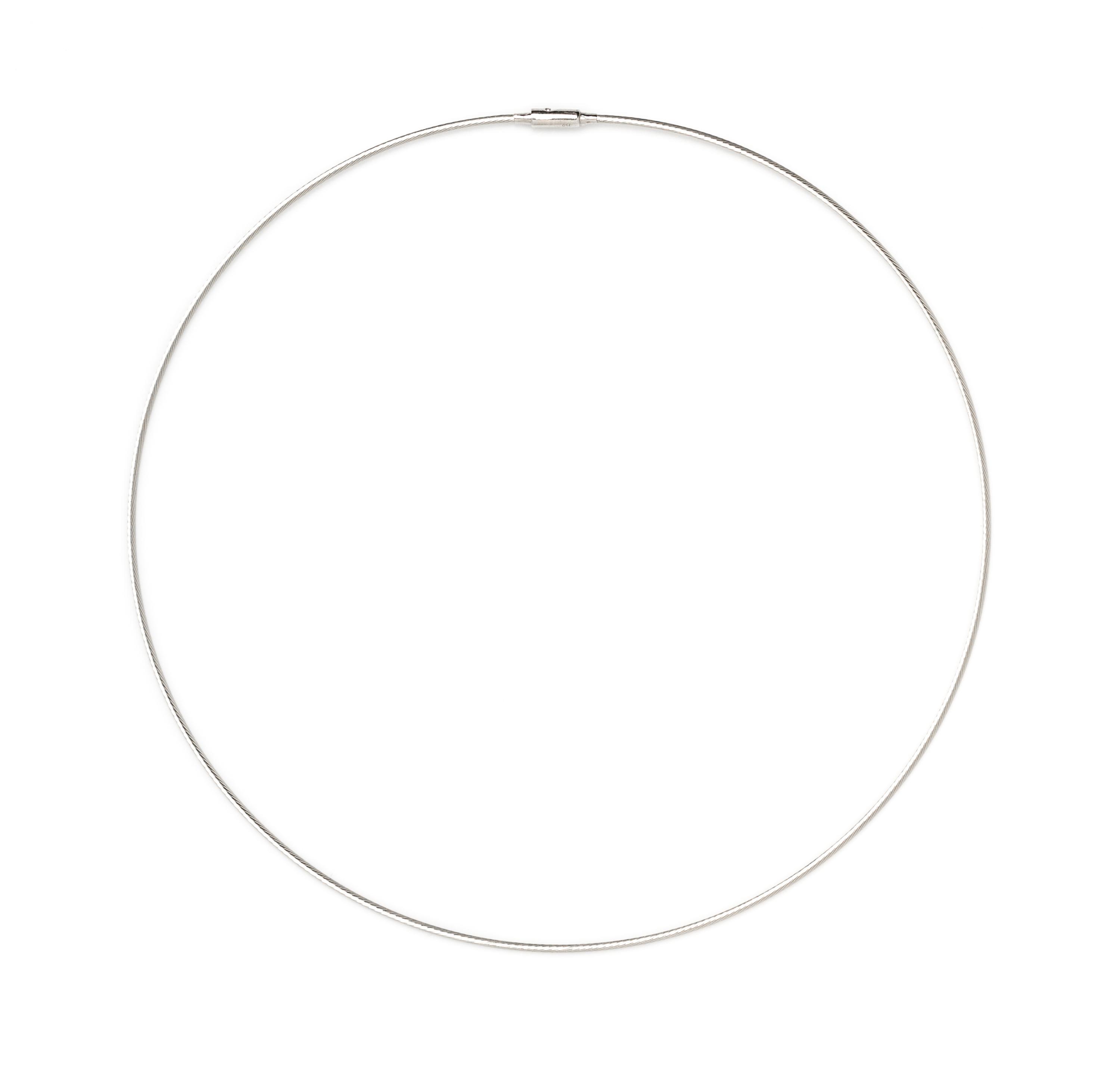 An 18 Karat White Gold Neckwire, Roberto Coin. 4.03 dwts.