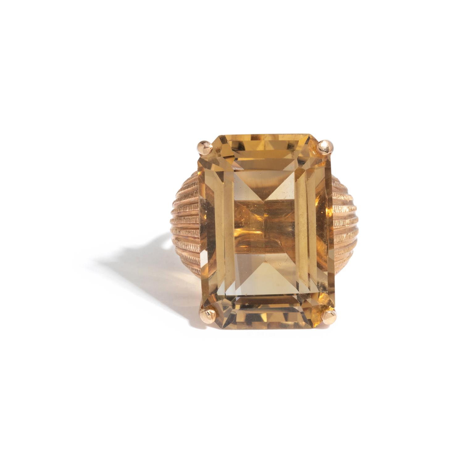 YELLOW GOLD AND CITRINE RING