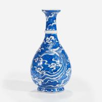 A Chinese blue and white porcelain bottle vase
