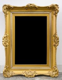 A Victorian Style Giltwood Mirror Height 35 x width 27 inches. — 20TH CENTURY