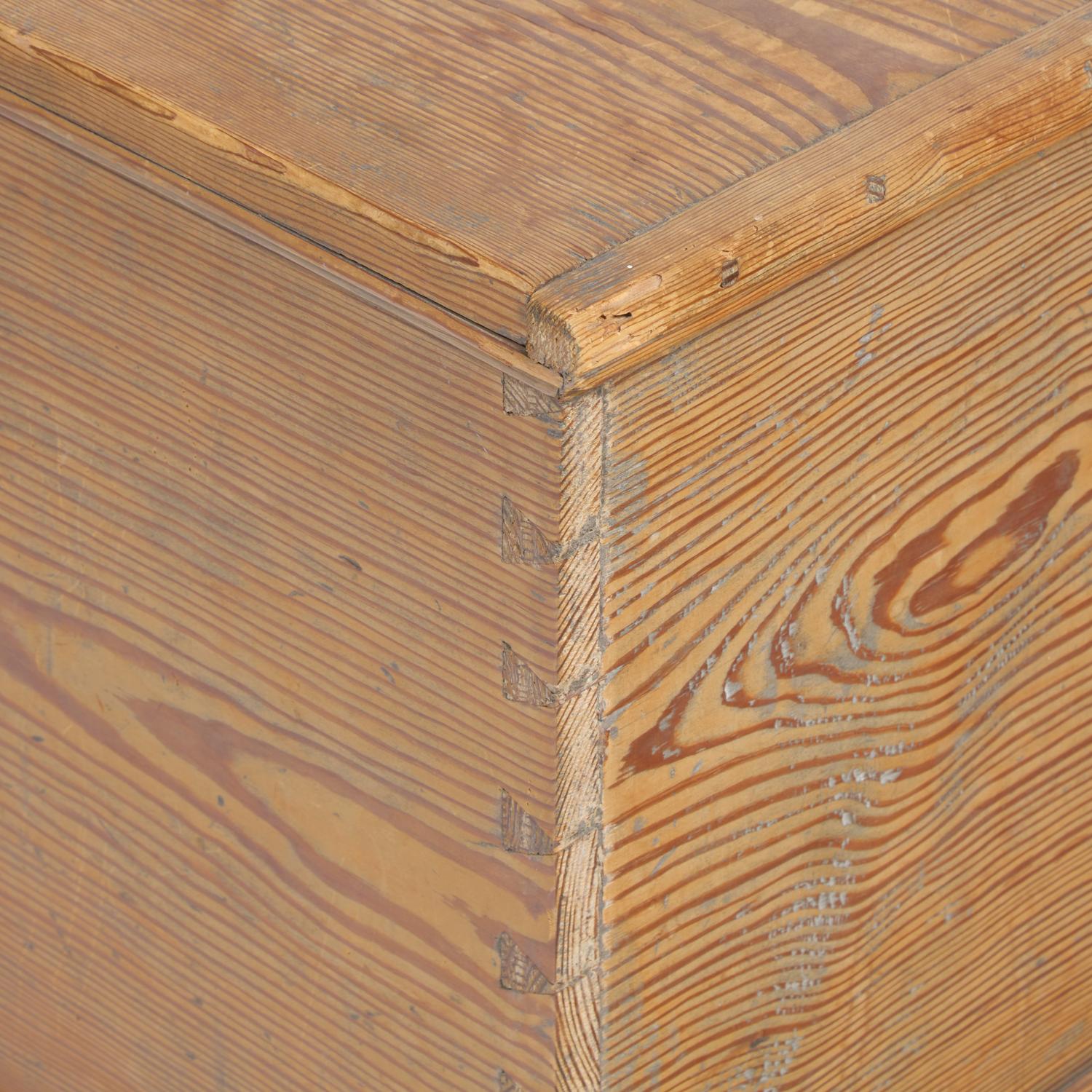 A Southern Yellow Pine Blanket Chest