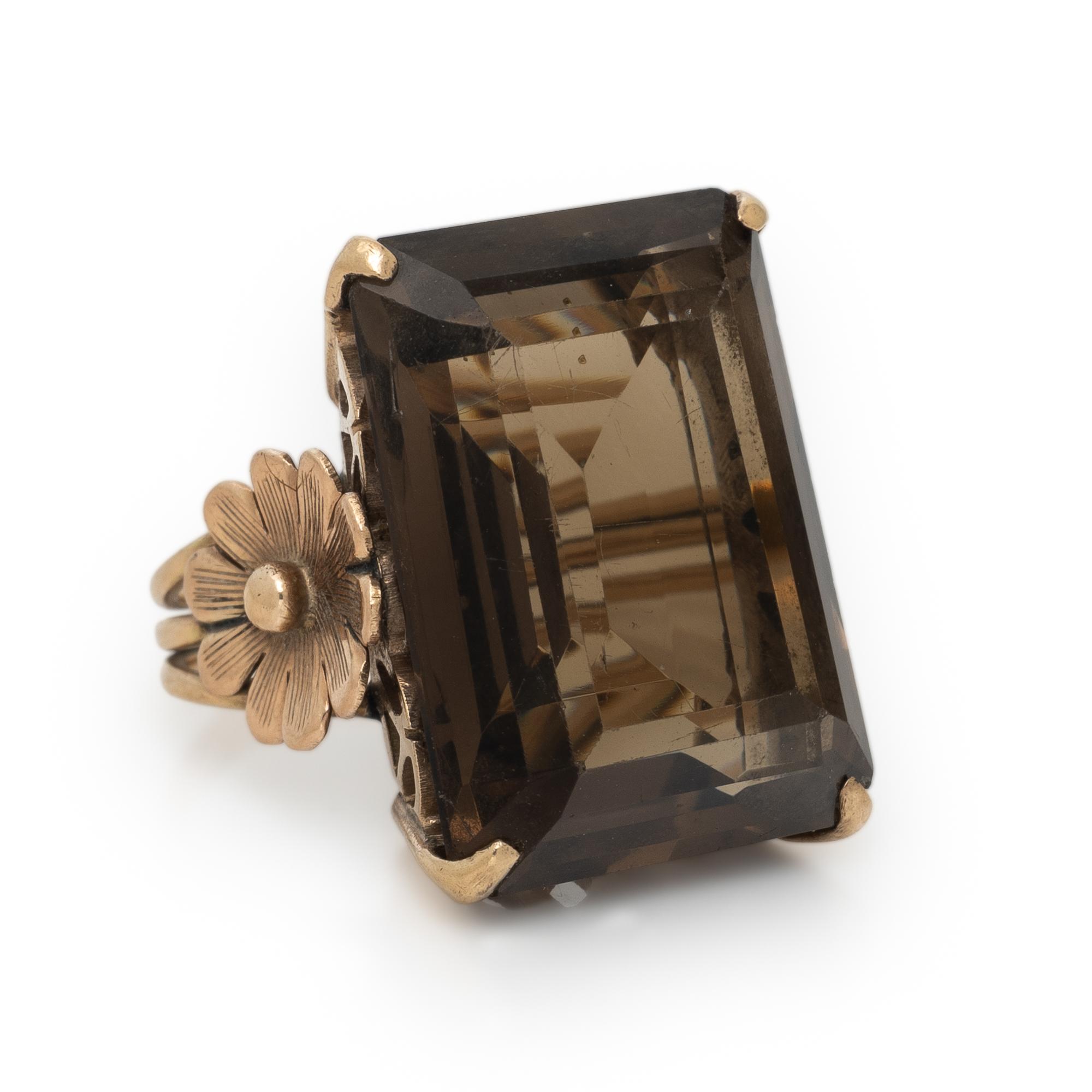 SMOKY QUARTZ AND YELLOW GOLD RING
