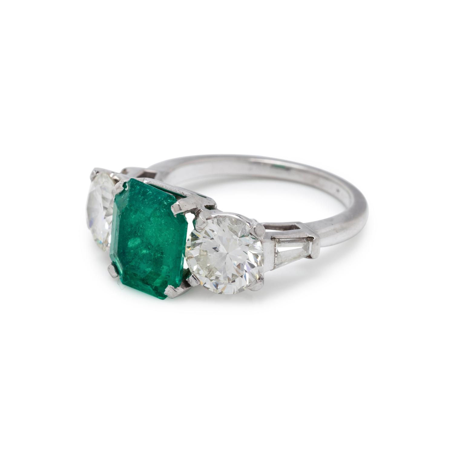 EMERALD AND DIAMOND RING