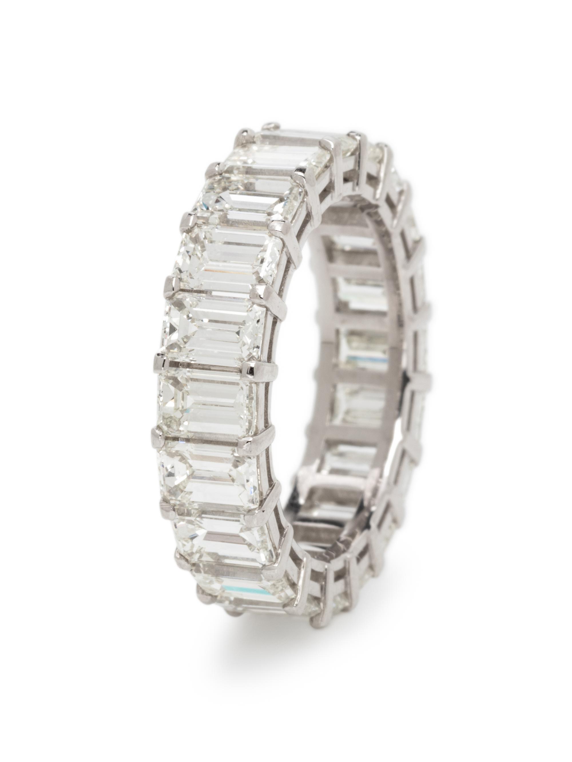DIAMOND ETERNITY BAND