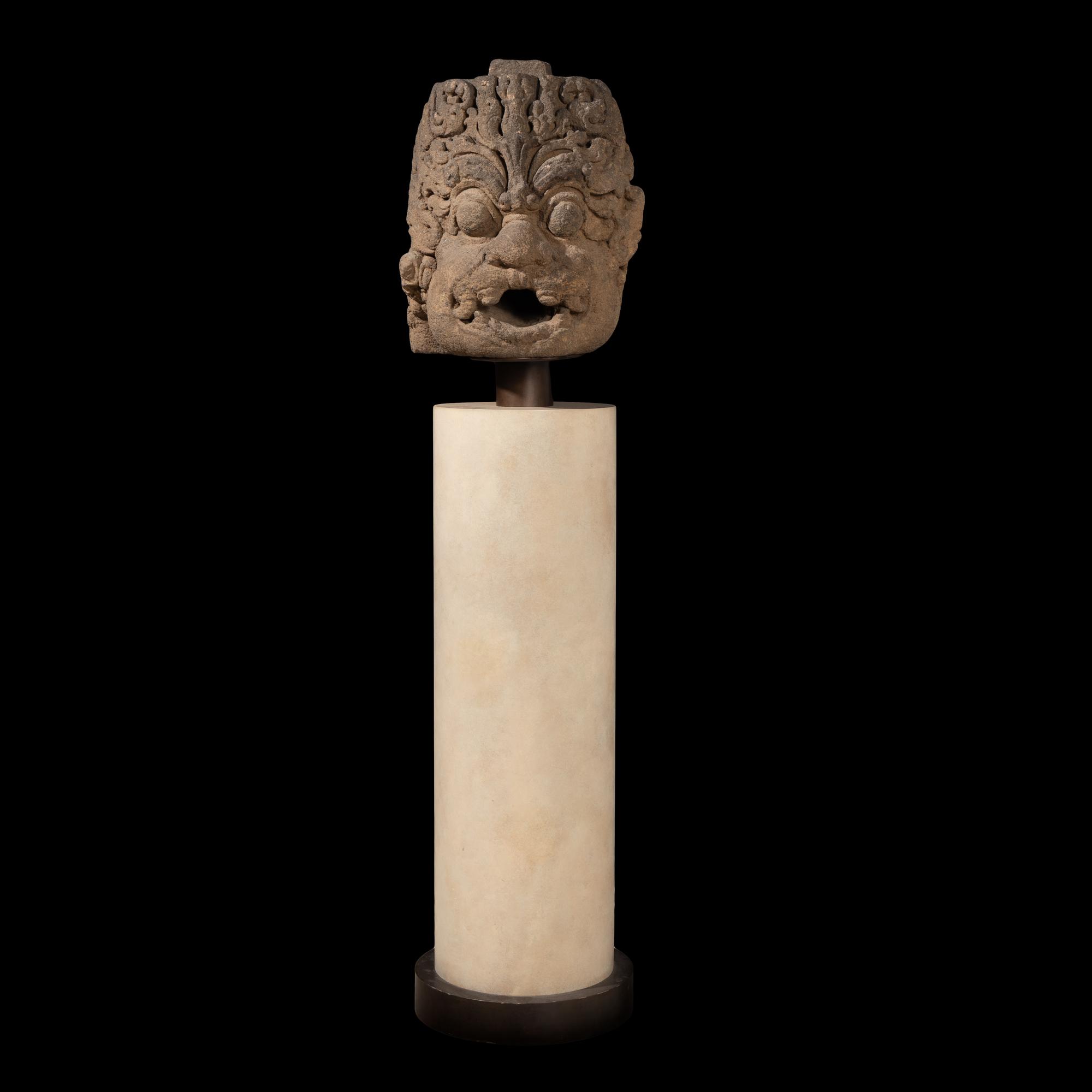 A Large Javanese Sandstone Andesite Lion Head, Simha, Indonesia, Central Java, 9th Century — 九世紀爪窪 巨型砂岩獸首