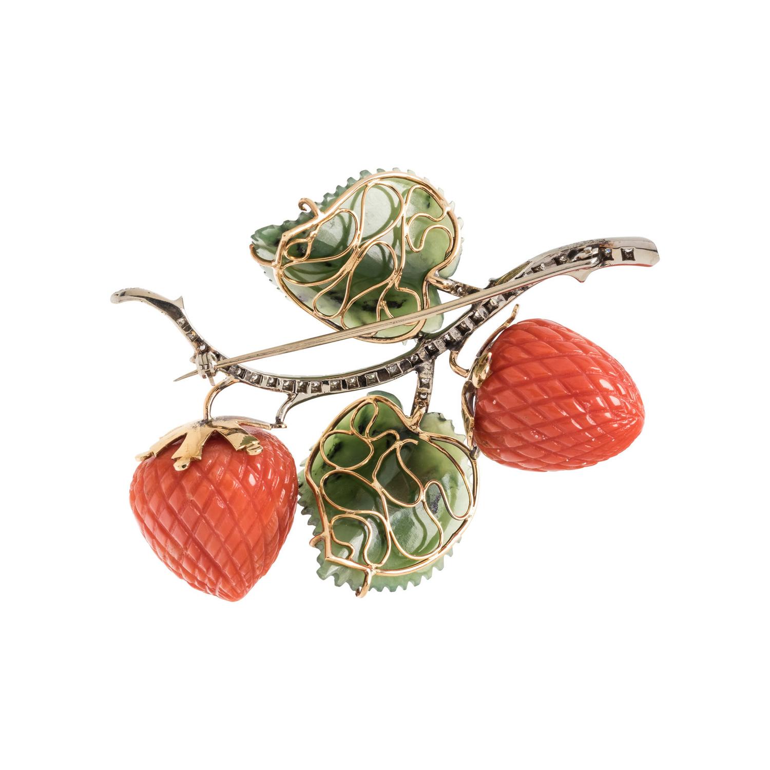 HARDSTONE AND DIAMOND BERRY MOTIF BROOCH