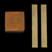 A Set of Qi Baishi 'Shrimp' Motif Scholar's Objects, Early 20th Century 民國 齊白石款蝦趣圖墨盒及紙鎮一套