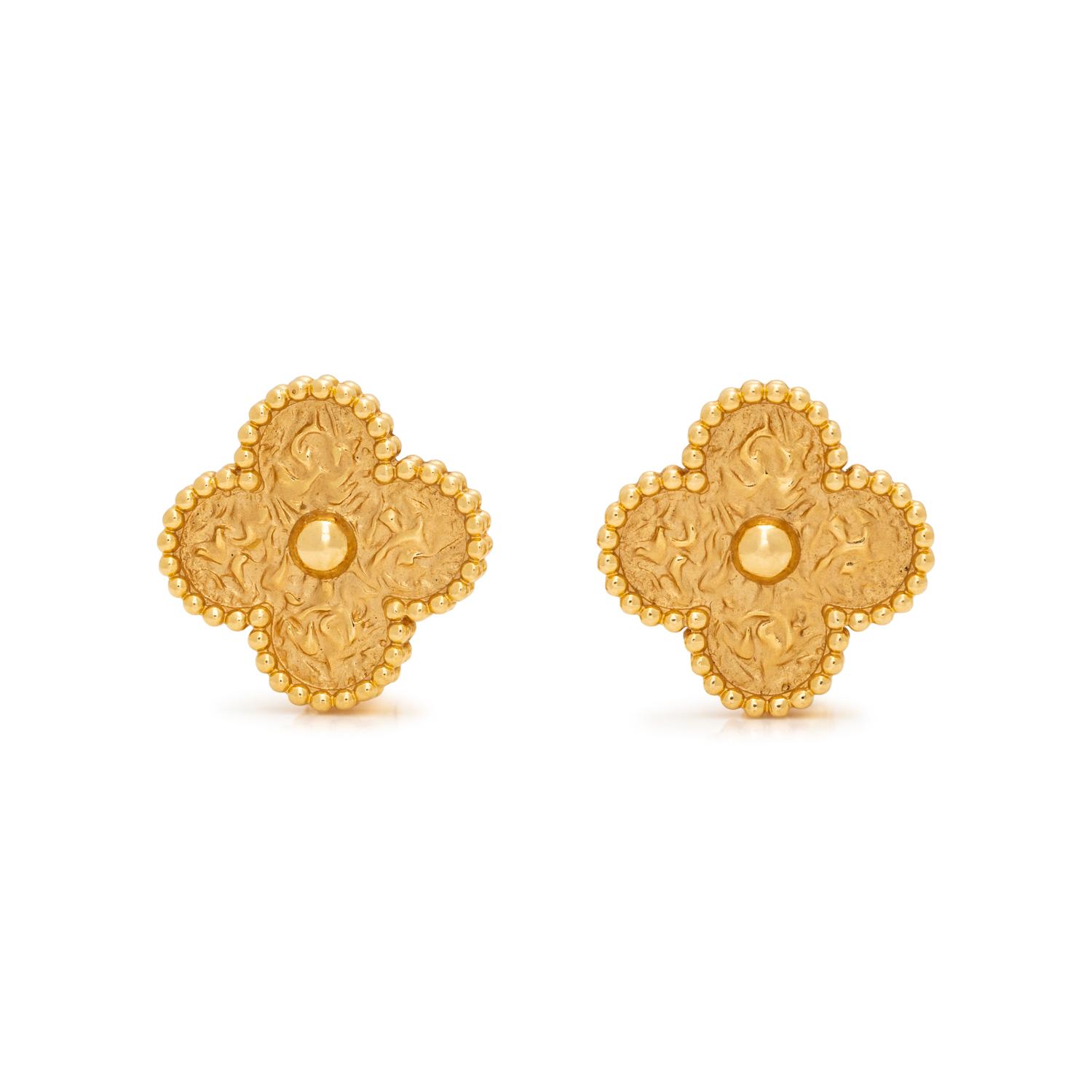 VAN CLEEF & ARPELS, YELLOW GOLD 'VINTAGE ALHABRA' EARCLIPS