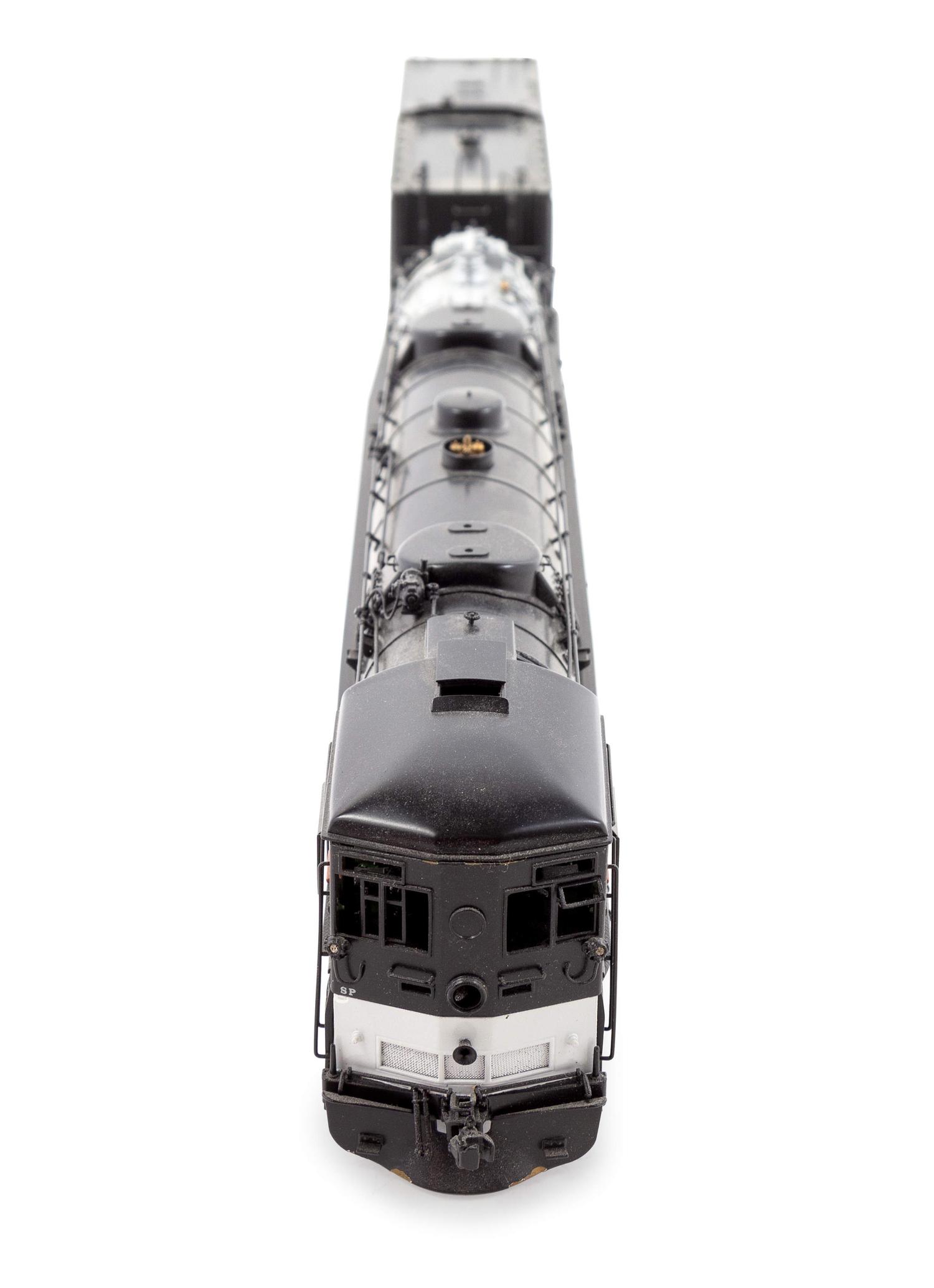 A Tenshodo Polychrome HO-Gauge Southern Pacific 2-8-8-4 Locomotive and Tender