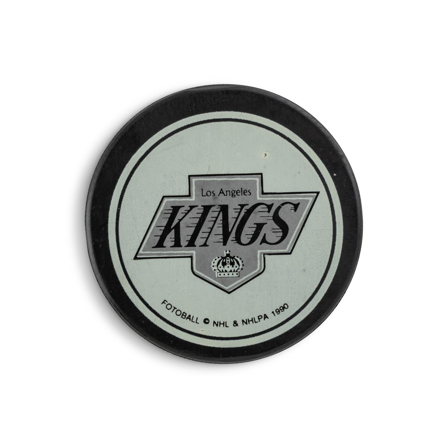 A Group of Wayne Gretzky Signed Autograph Items (Beckett Authentication Services),
