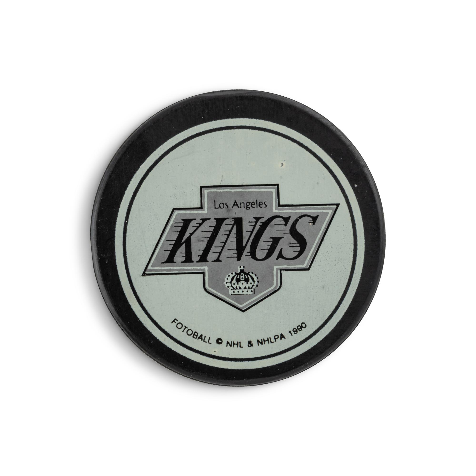 A Group of Wayne Gretzky Signed Autograph Items (Beckett Authentication Services),