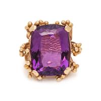YELLOW GOLD AND AMETHYST RING