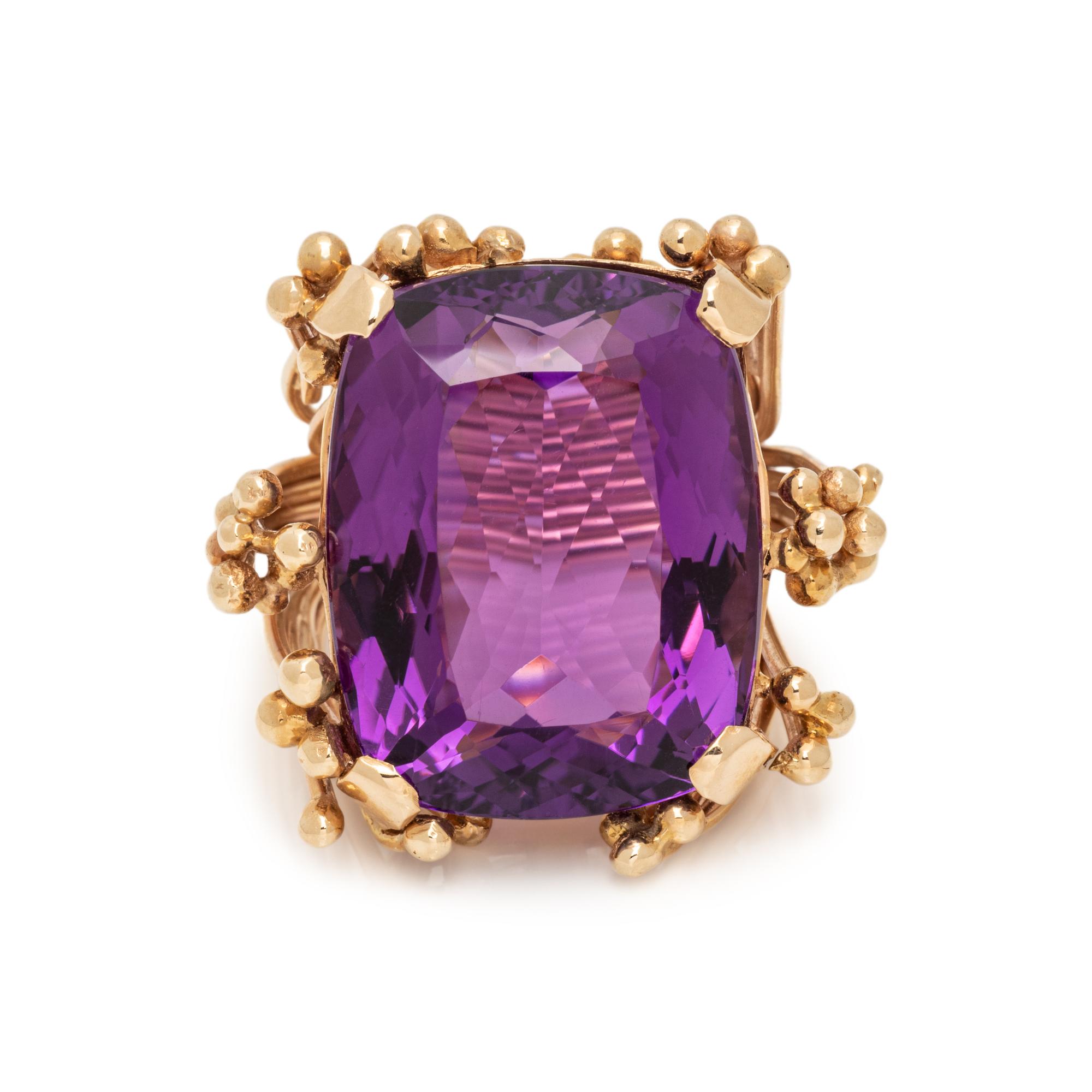 YELLOW GOLD AND AMETHYST RING
