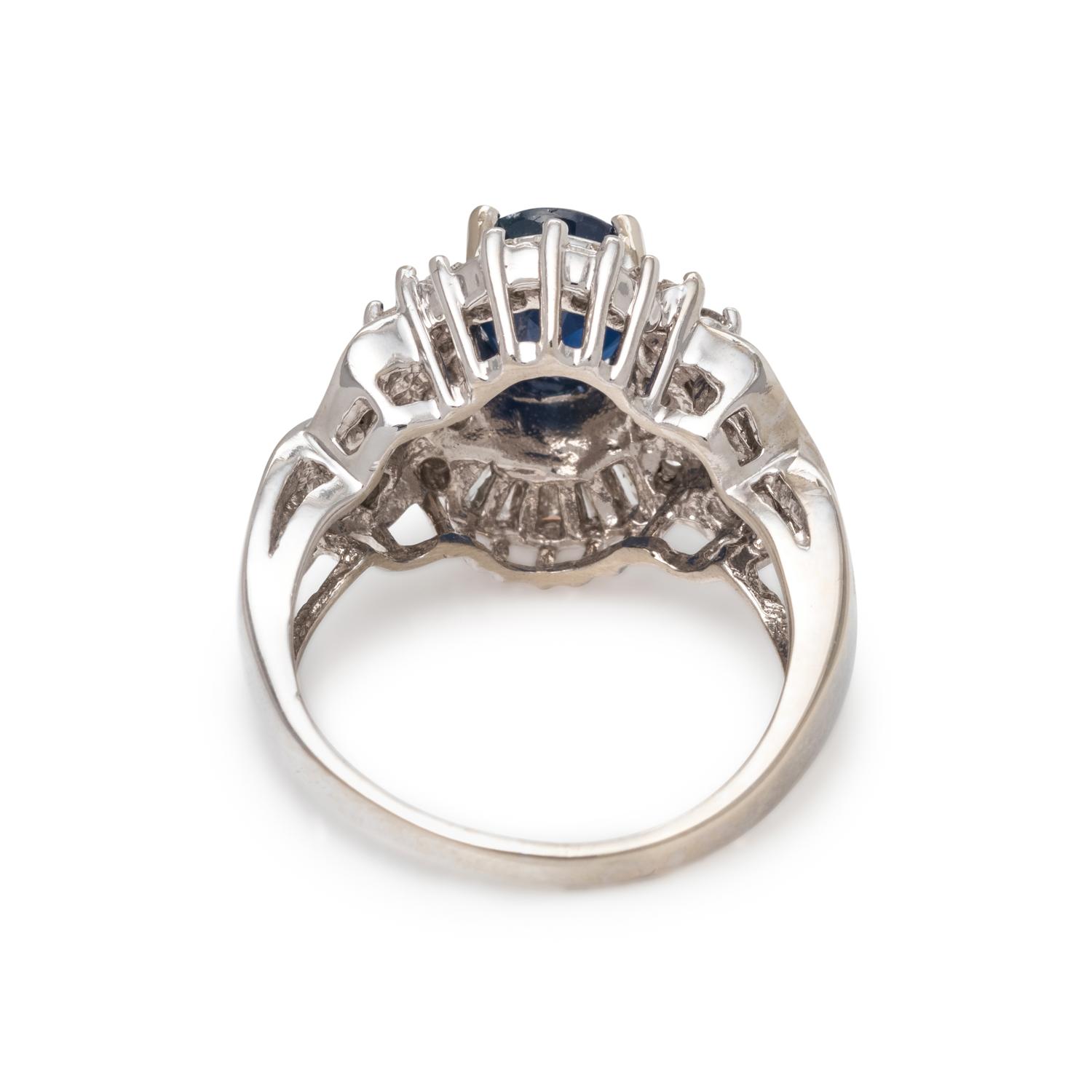 SAPPHIRE AND DIAMOND RING