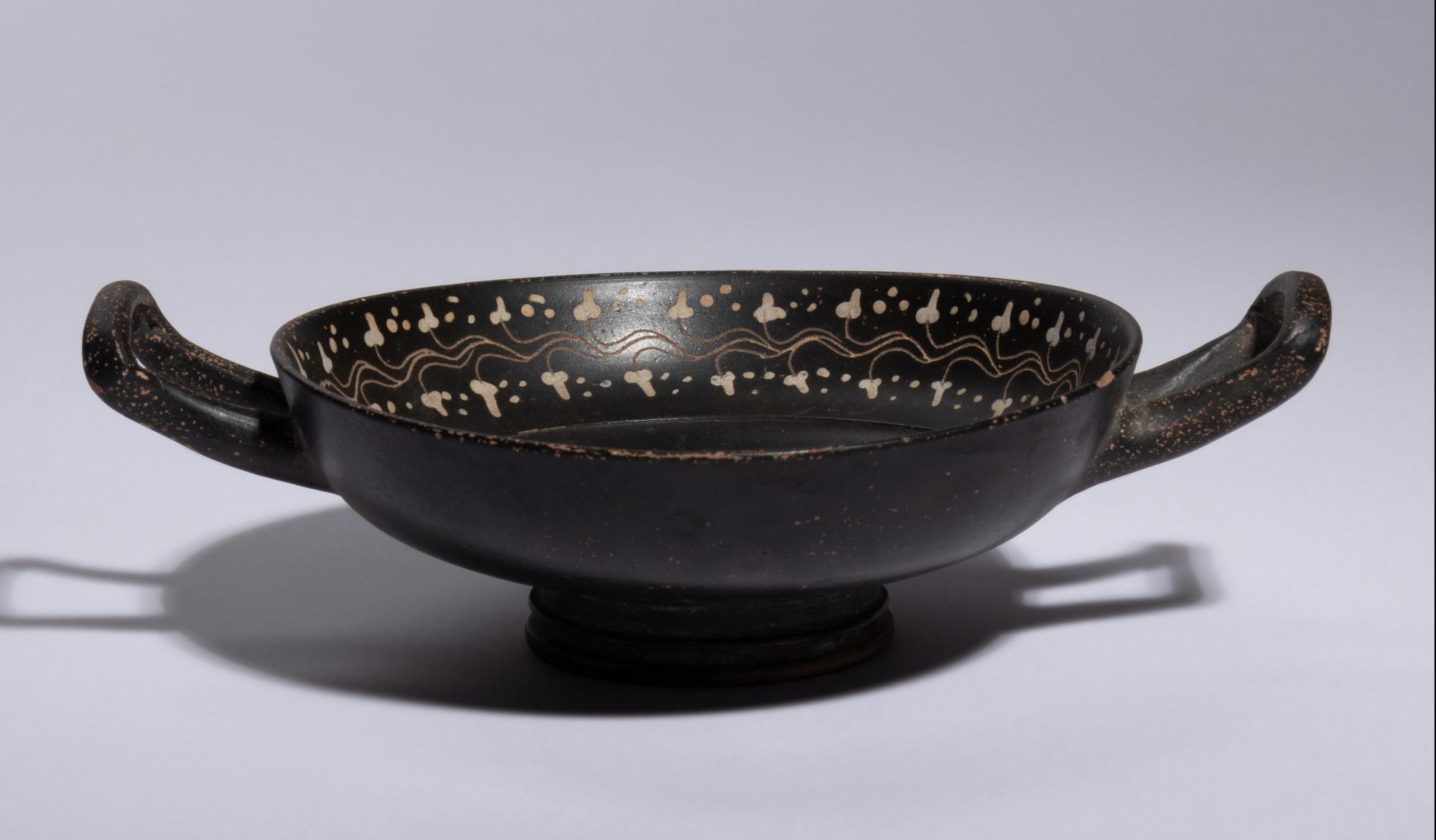 An Apulian Gnathian Ware Kylix