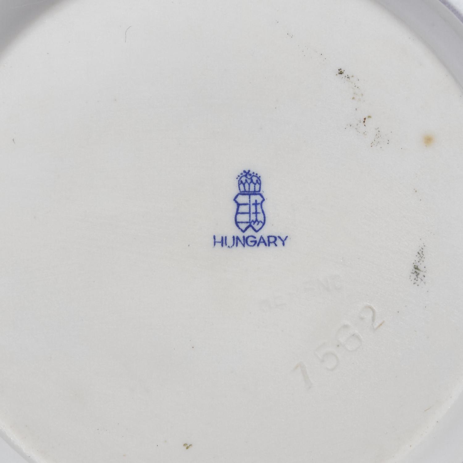 An Extensive Herend Rothschild Bird Porcelain Dinner Service