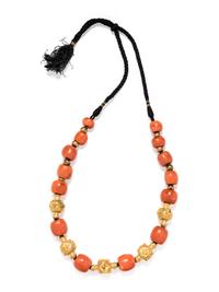 YELLOW GOLD AND CORAL BEAD NECKLACE