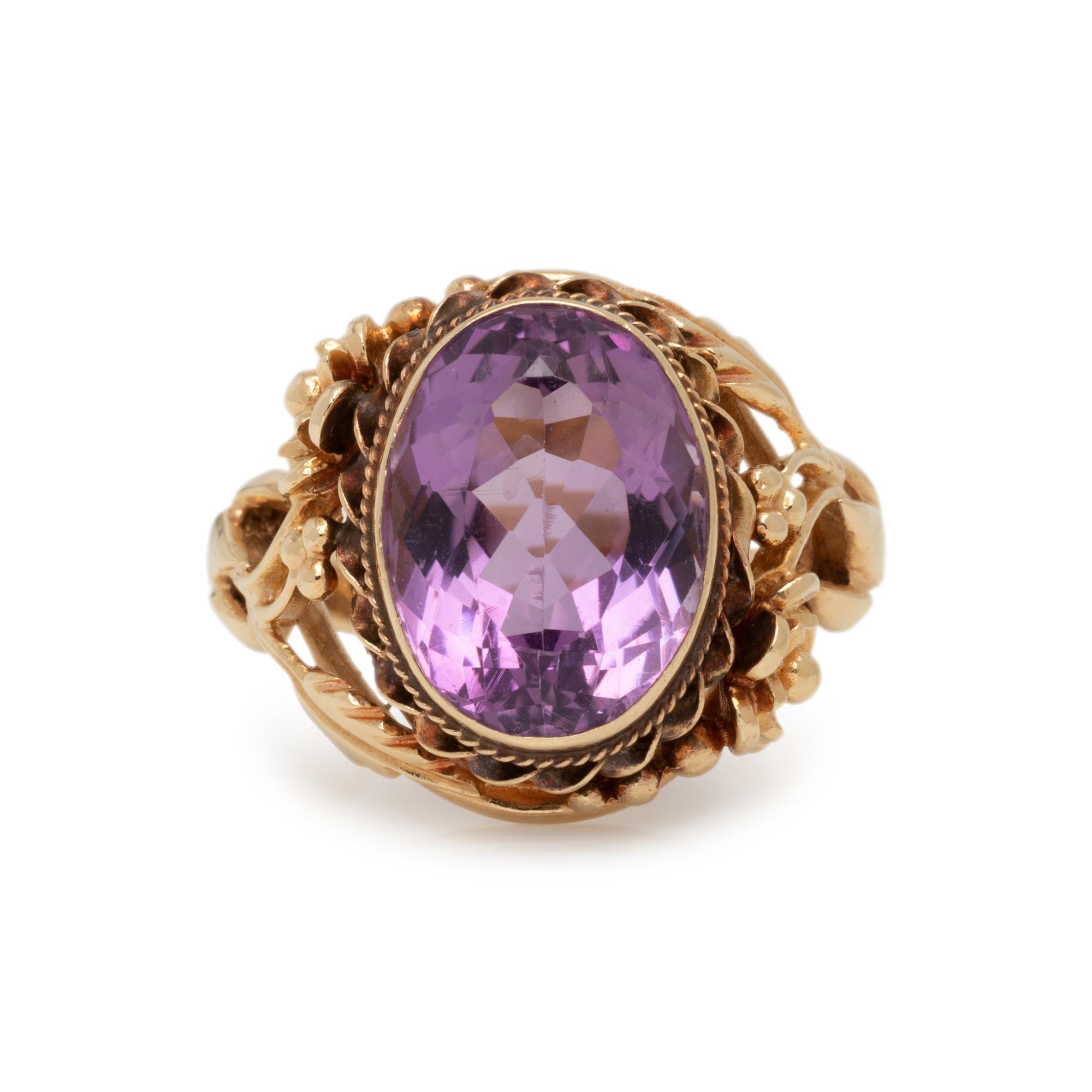 YELLOW GOLD AND AMETHYST RING