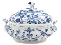 A Blue and White Meissen Porcelain Covered Tureen — 20TH CENTURY