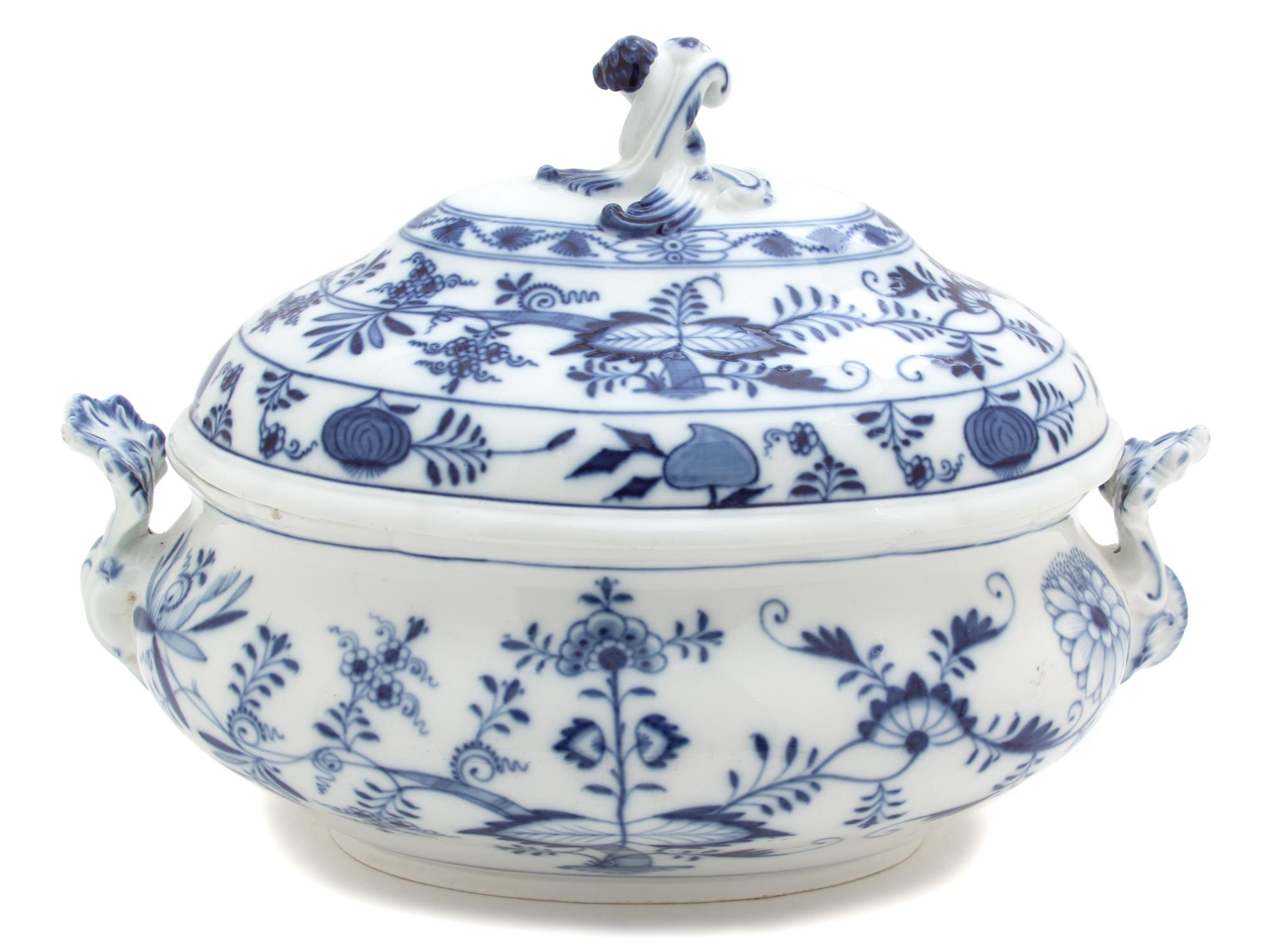 A Blue and White Meissen Porcelain Covered Tureen — 20TH CENTURY
