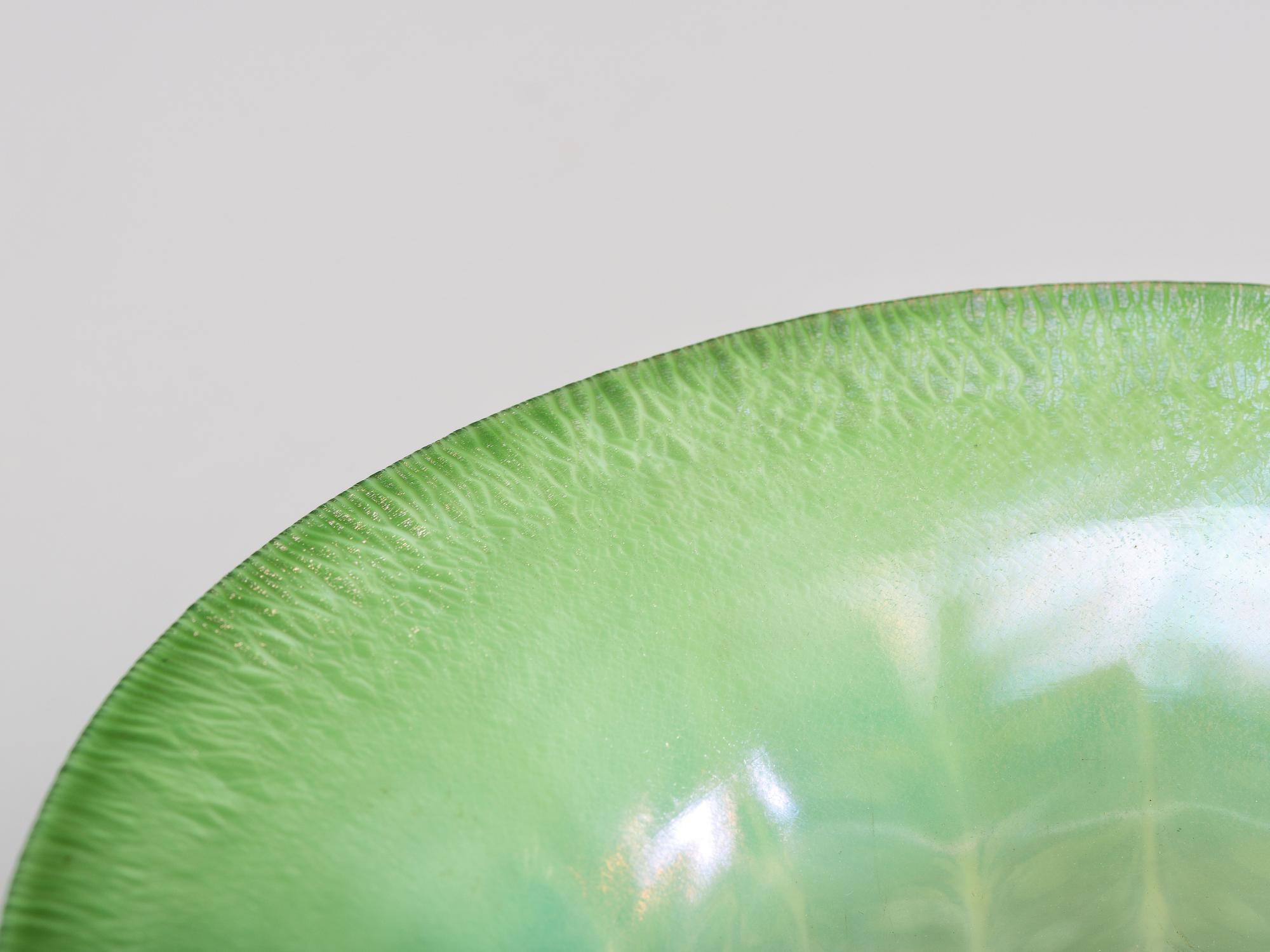 Pastel Bowl with Laurel Leaf Pattern