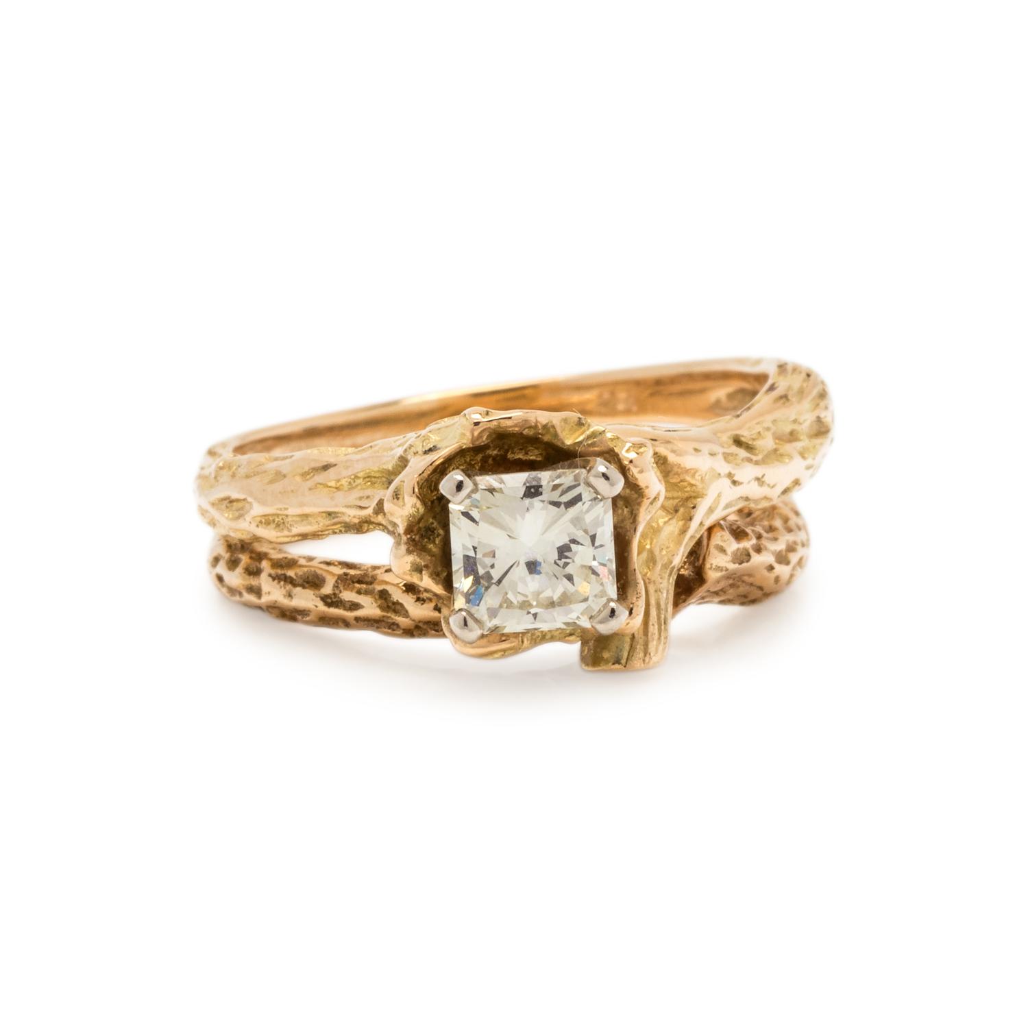 YELLOW GOLD AND DIAMOND RING SET