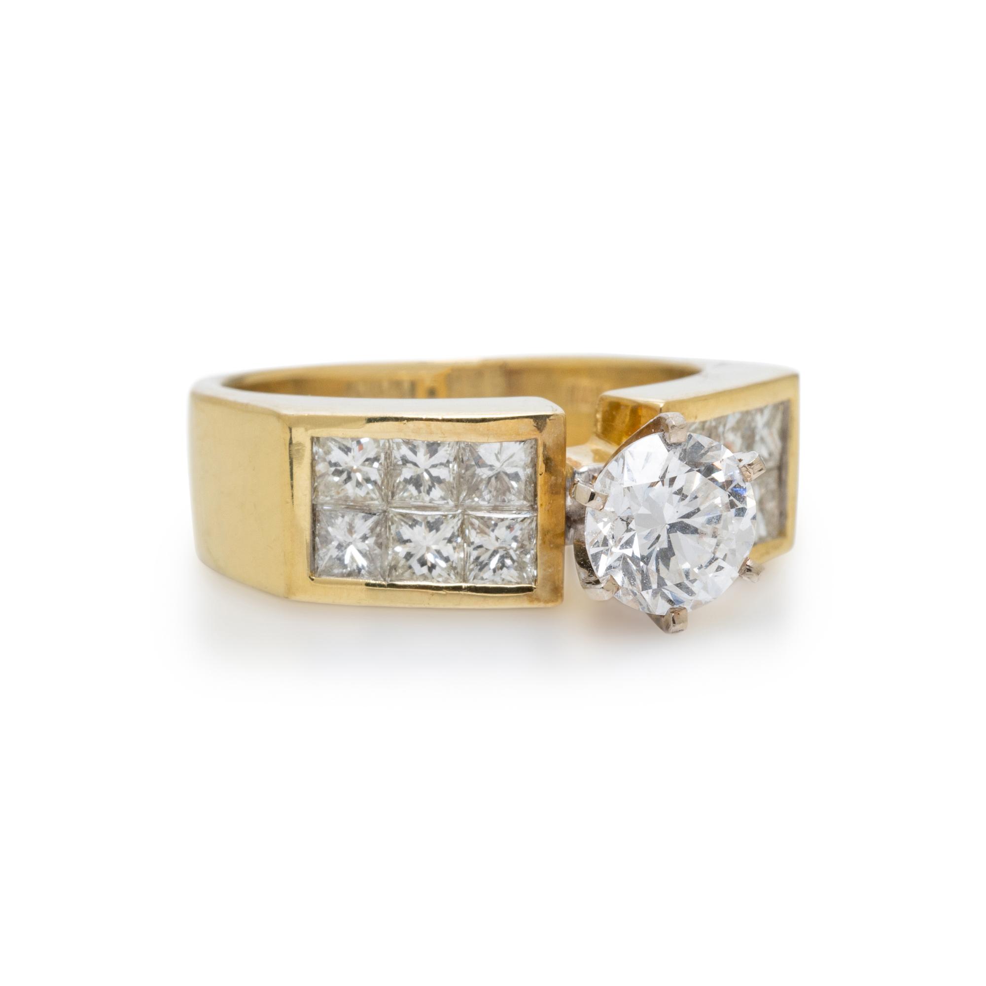 DIAMOND AND YELLOW GOLD RING