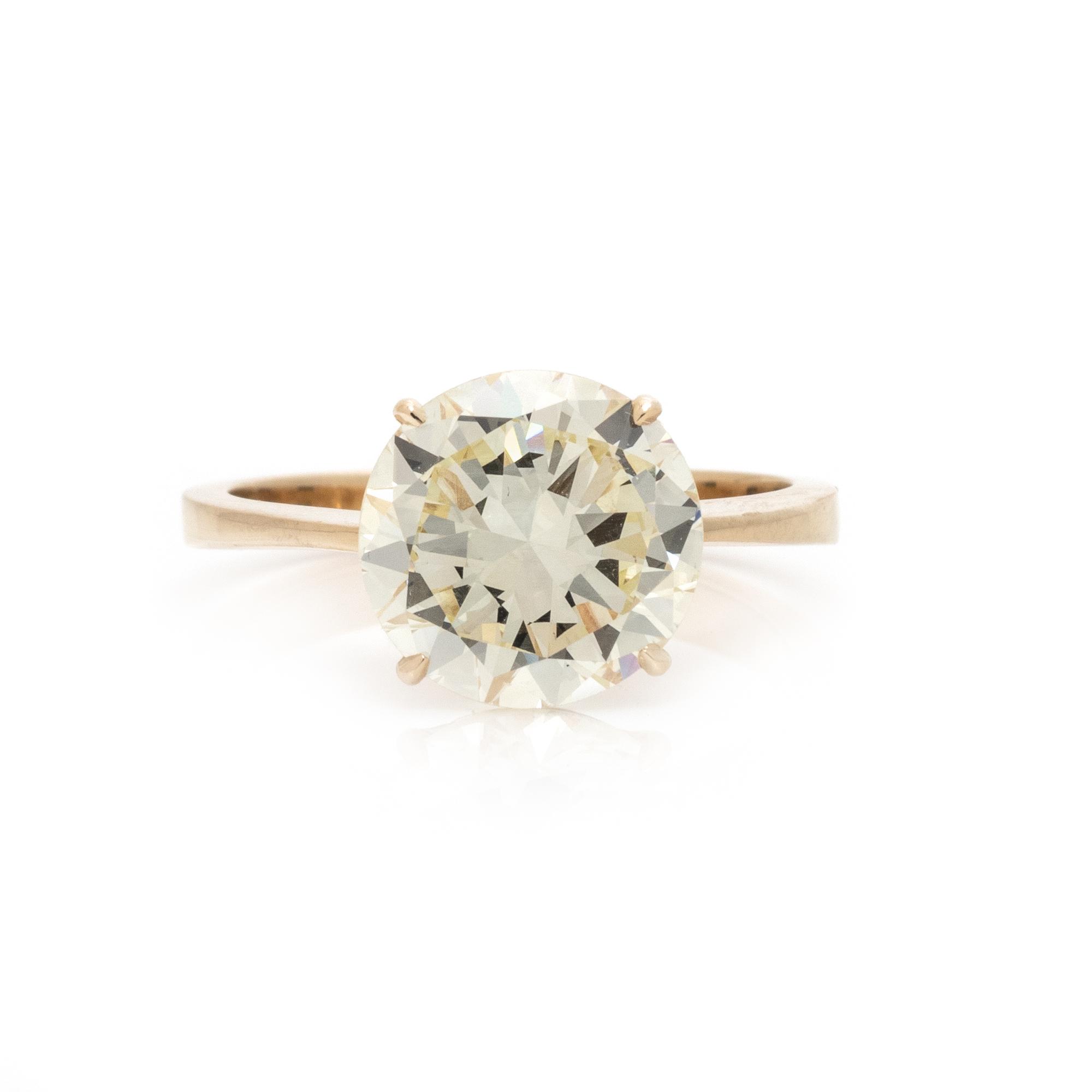 DIAMOND RING