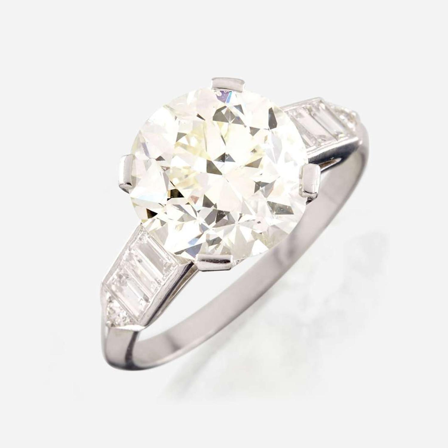 A diamond solitaire