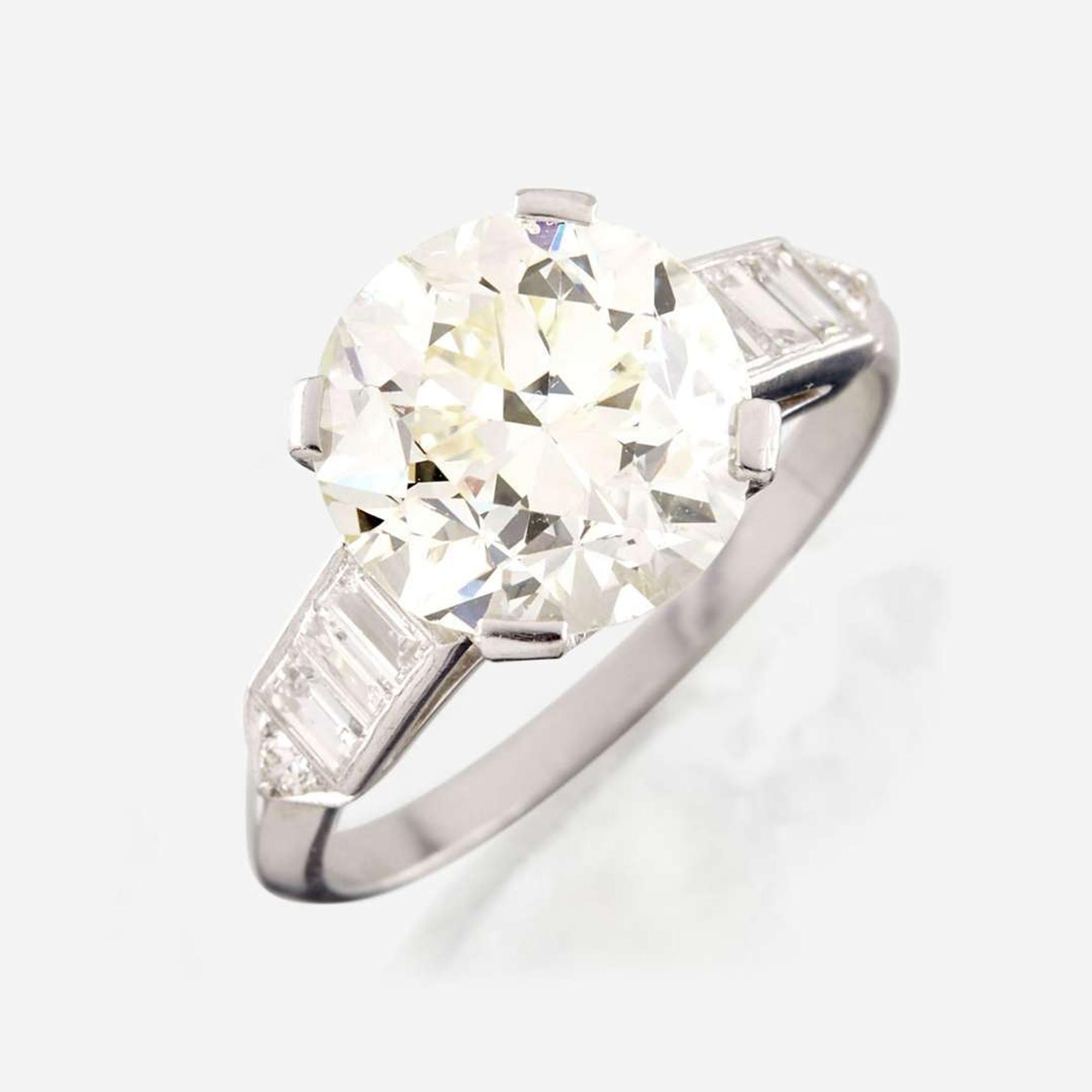 A diamond solitaire