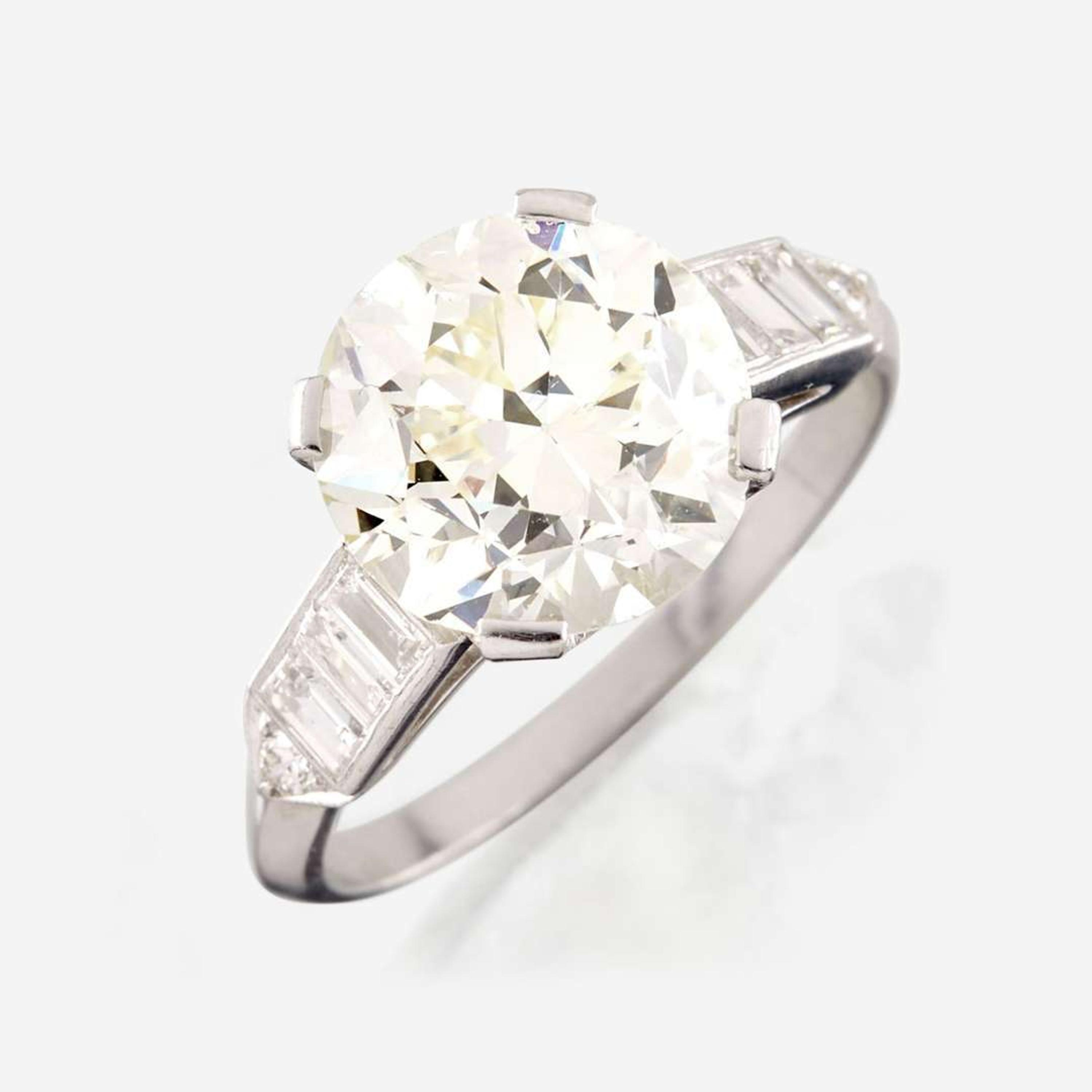 A diamond solitaire
