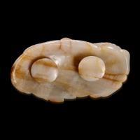 A Chinese beige and russet jade "Horse and Monkey" buckle 灰棕玉“馬上封侯”帶扣