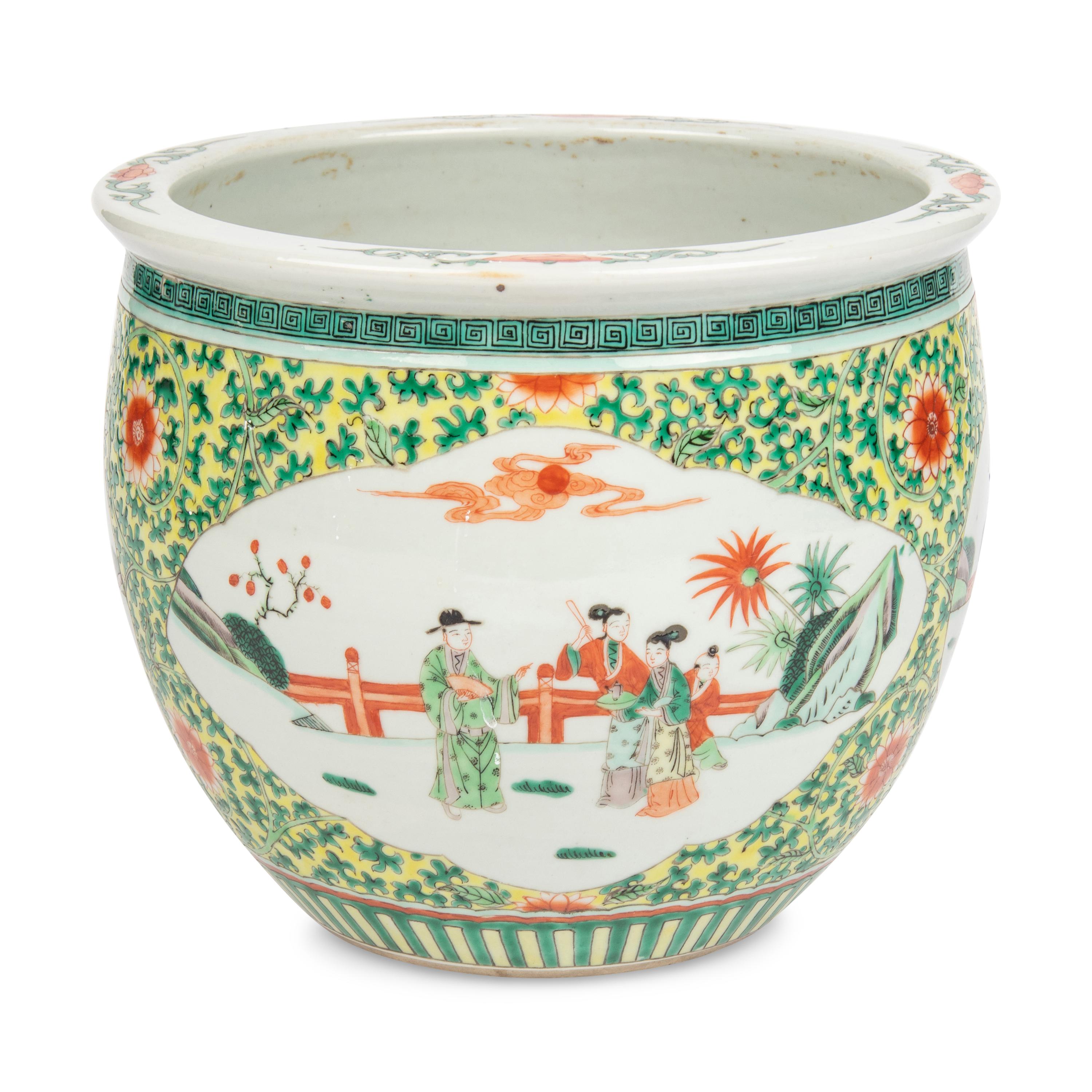 A Chinese Export Porcelain Jardiniere