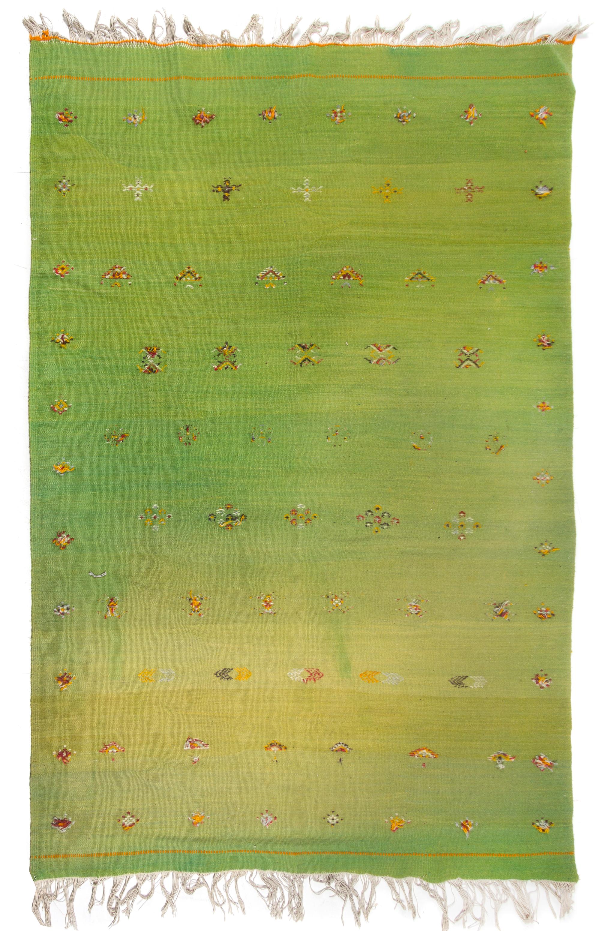 A Moroccan Flatweave Rug 6 feet 8 inches x 4 feet 10 inches. — 20TH CENTURY