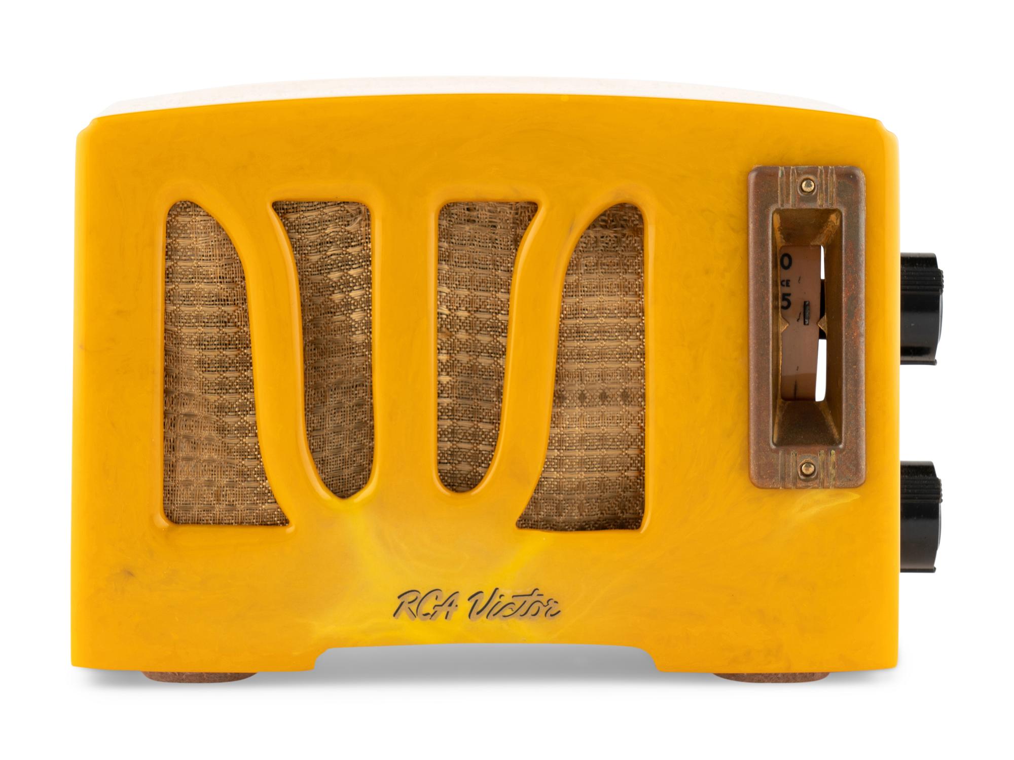 An RCA RC350 Radio