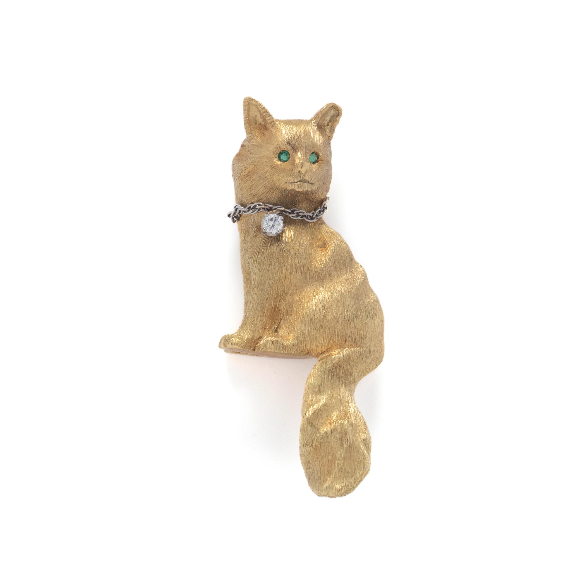 CRAIG DRAKE, YELLOW GOLD, DIAMOND, AND EMERALD CAT BROOCH